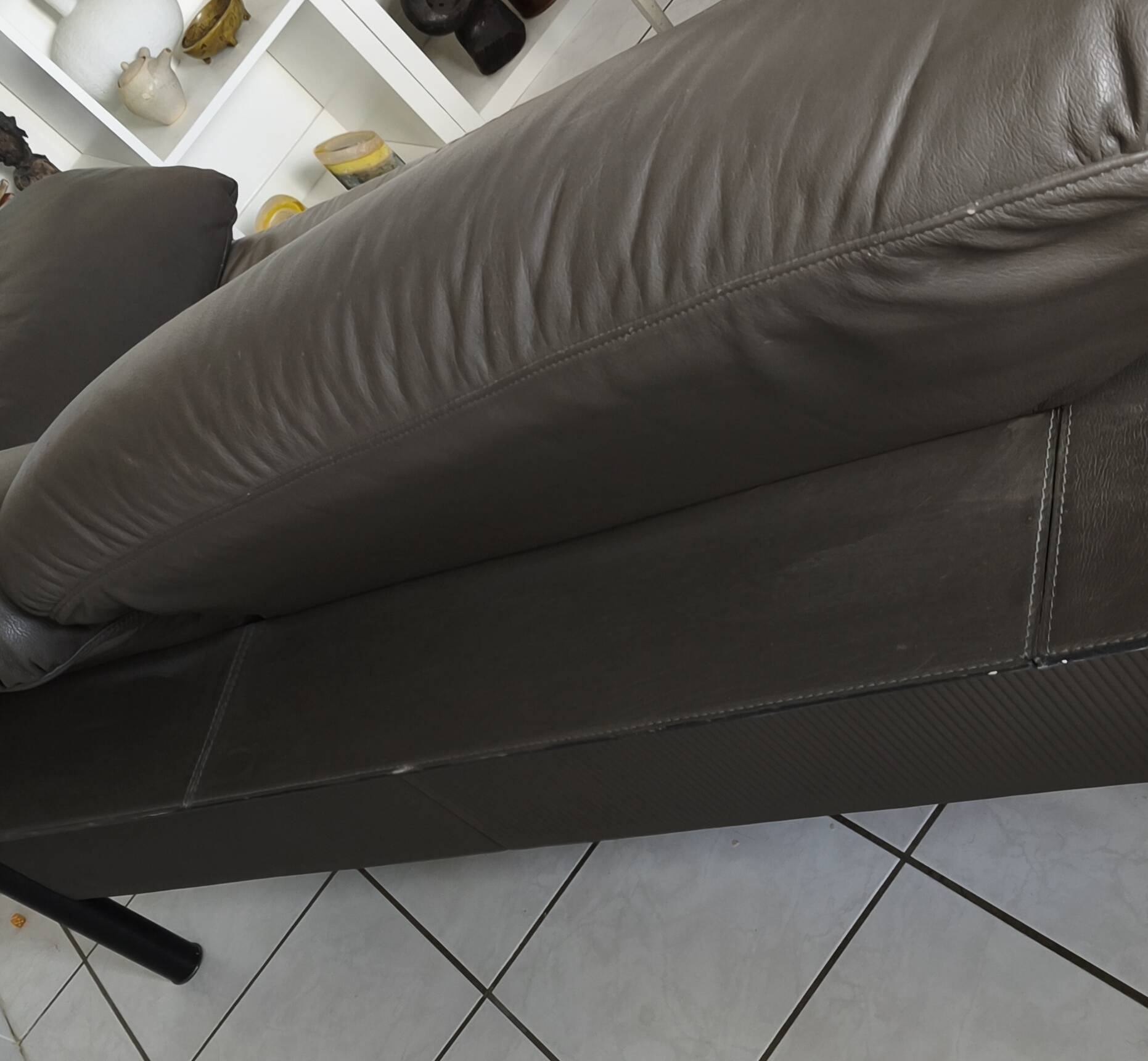 Leather sofa Pierluigi Cerri model Pausa, Poltronafrau