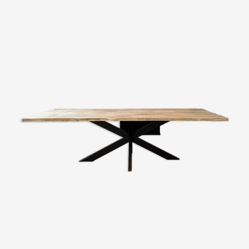 Table en chêne massif et pieds métal noir central - 260 x 100 cm