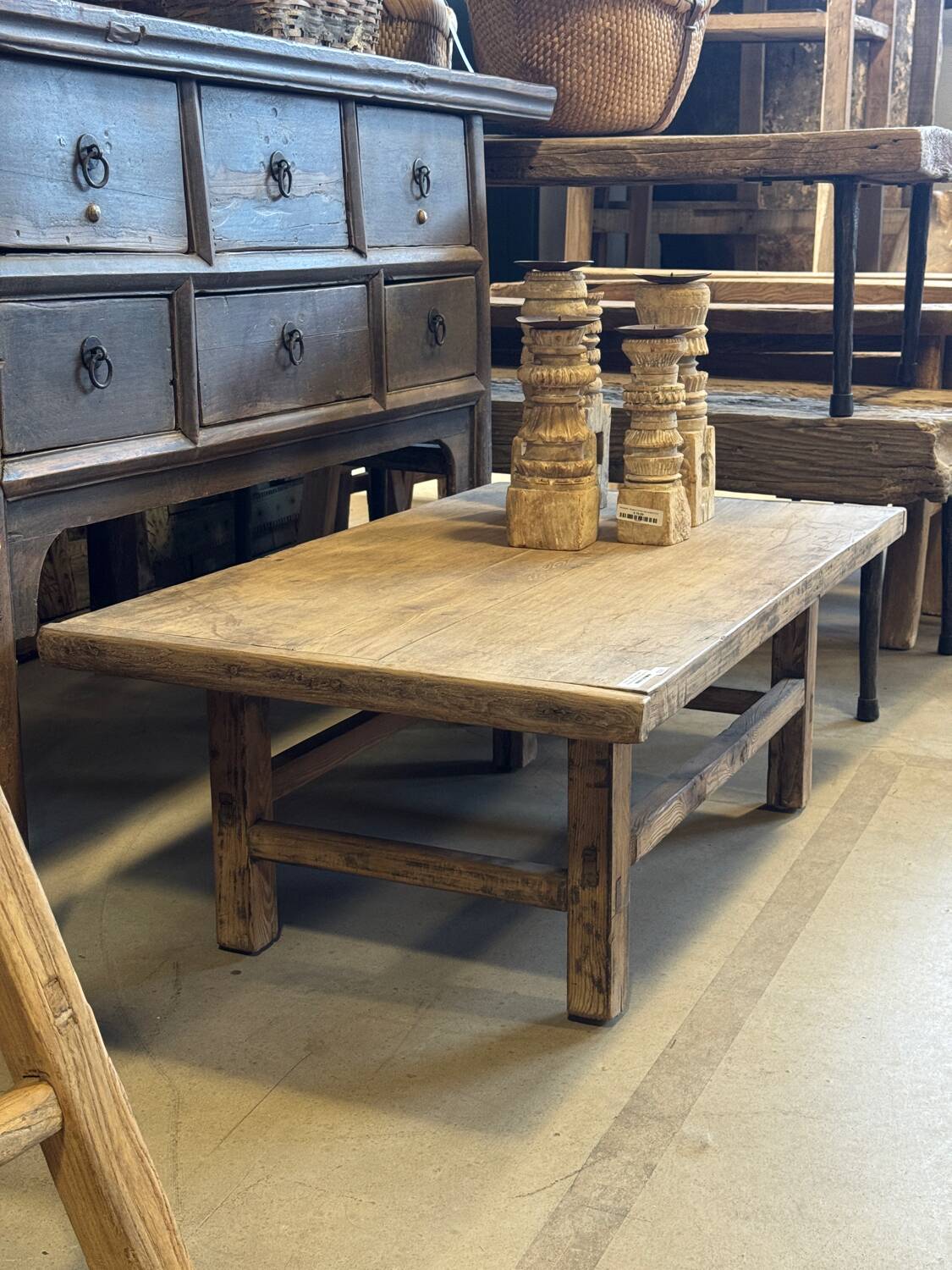 Fuzhou - Petite table basse chinoise ancienne en orme n°2