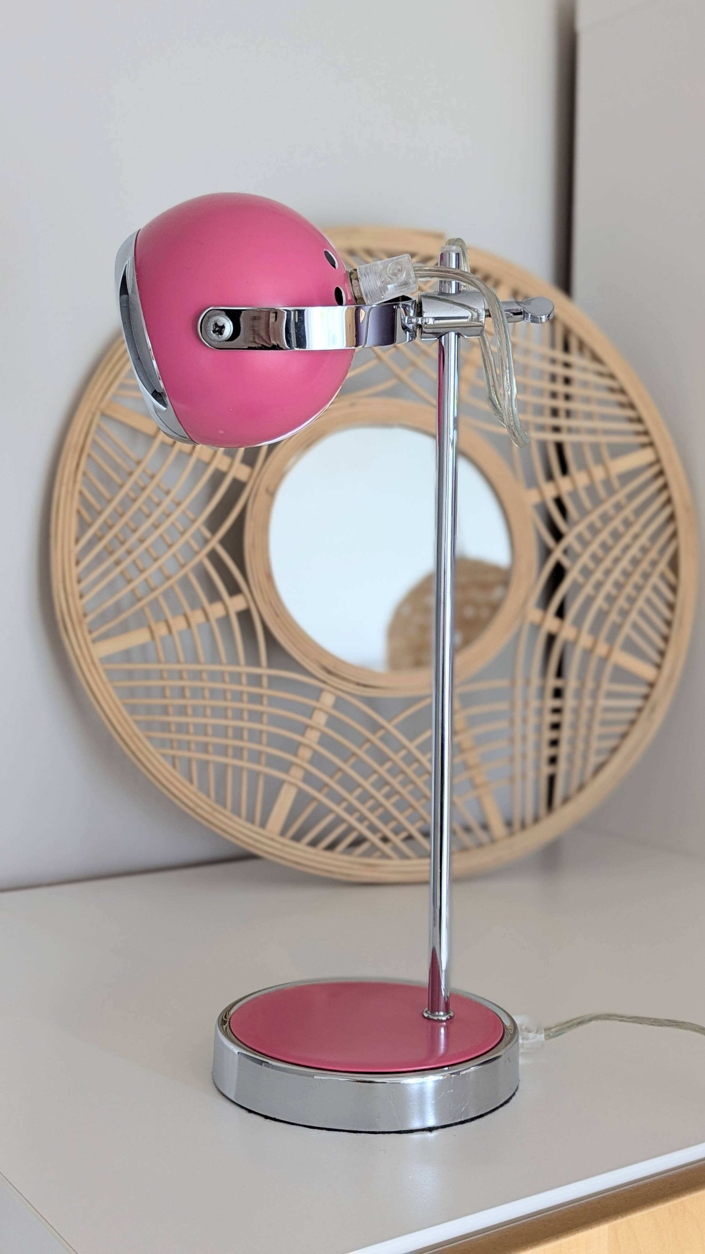 Pink eyeball lamp (L-0214)