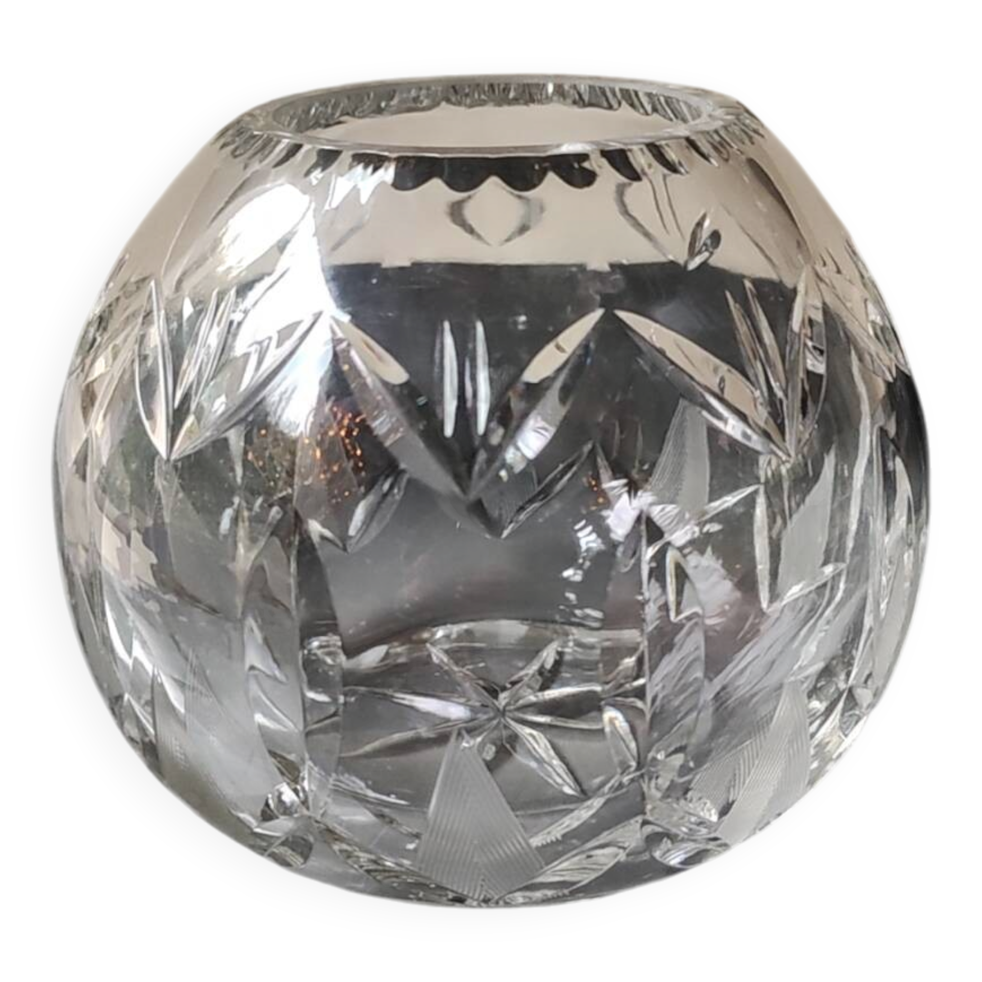 Vintage Nachtmann Spherical Vase. Crystal. Dimensions: 13 x 15 cm