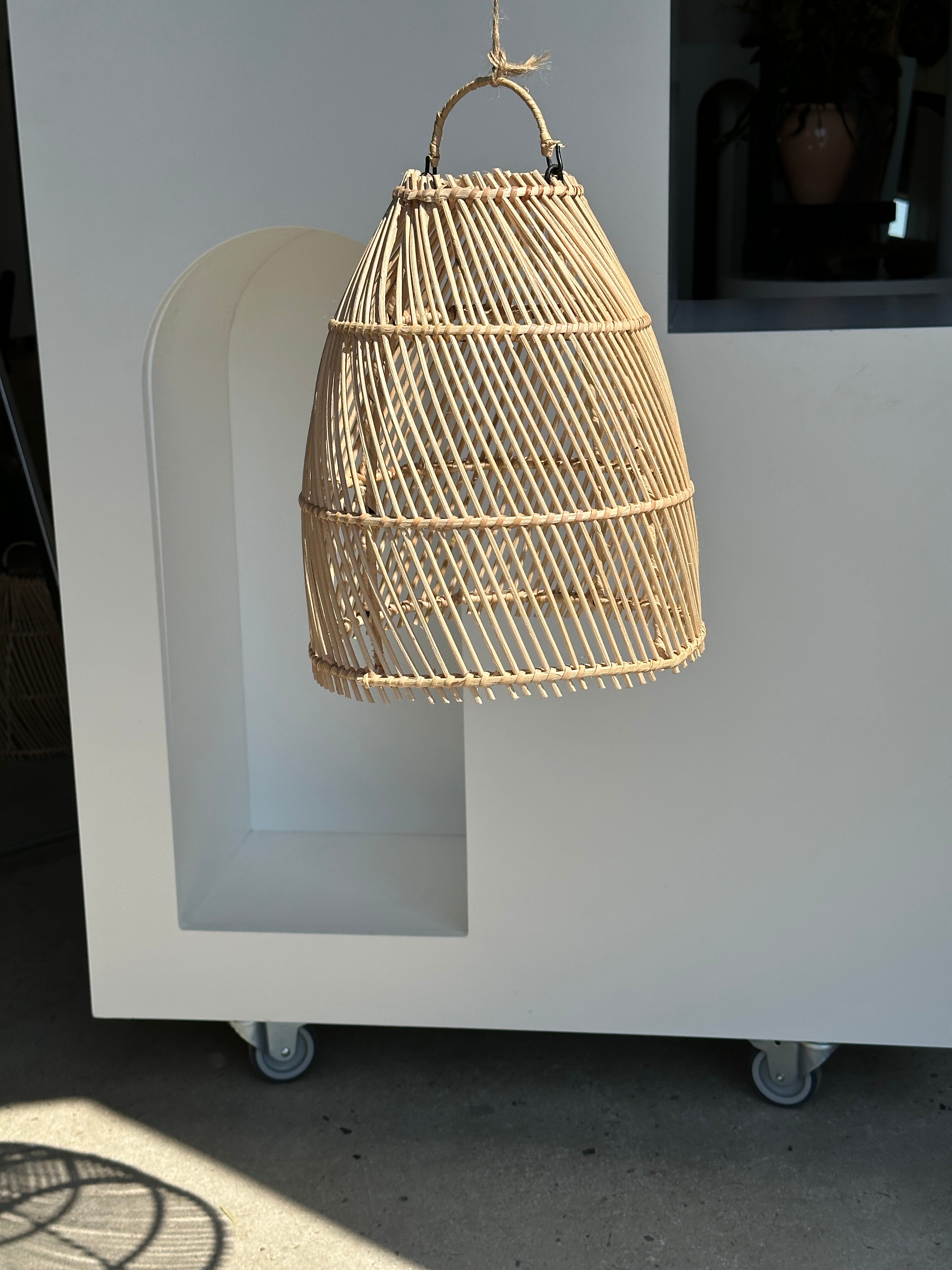 Suspension en rotin en forme de cloche d25 h28