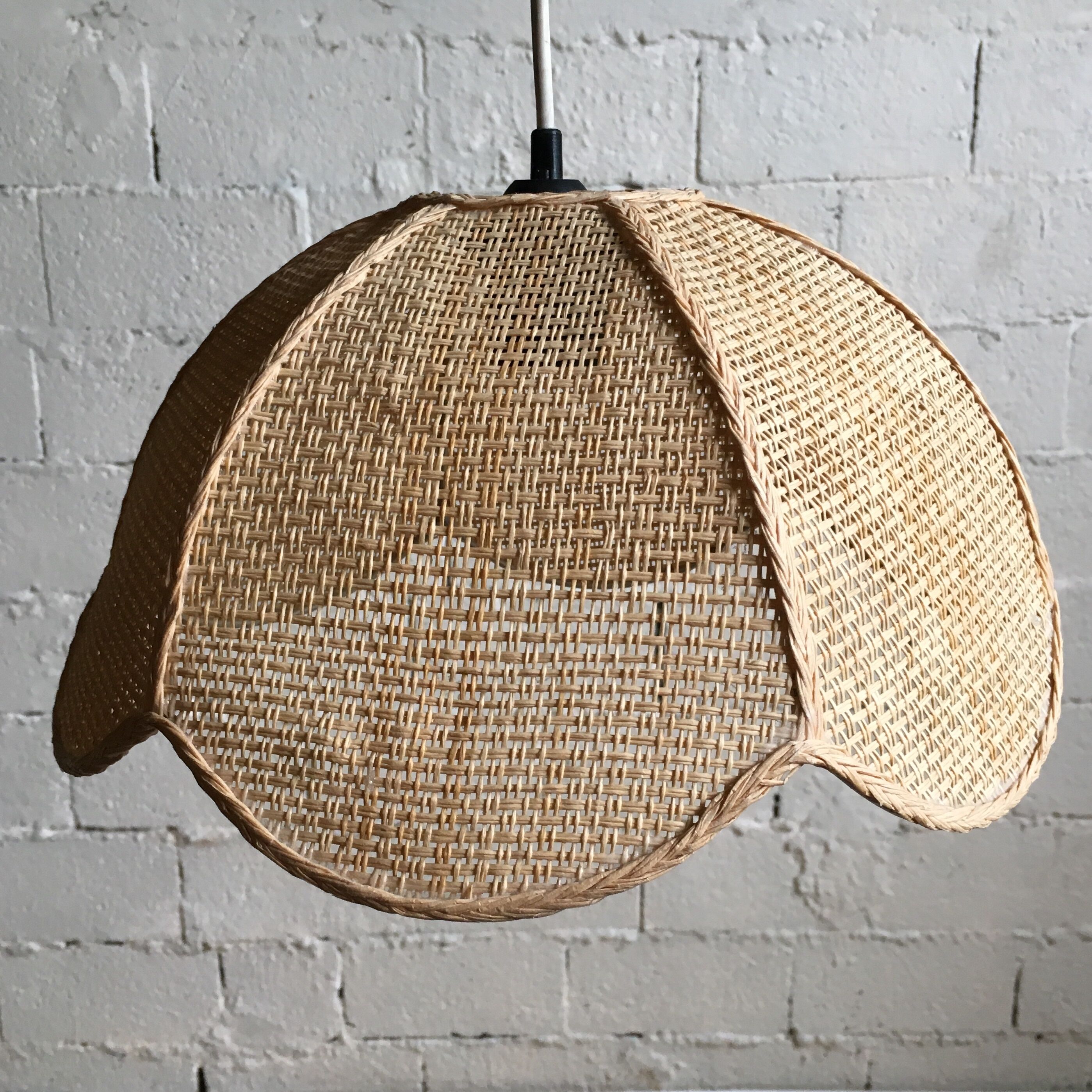 Vintage wicker hanging lamp