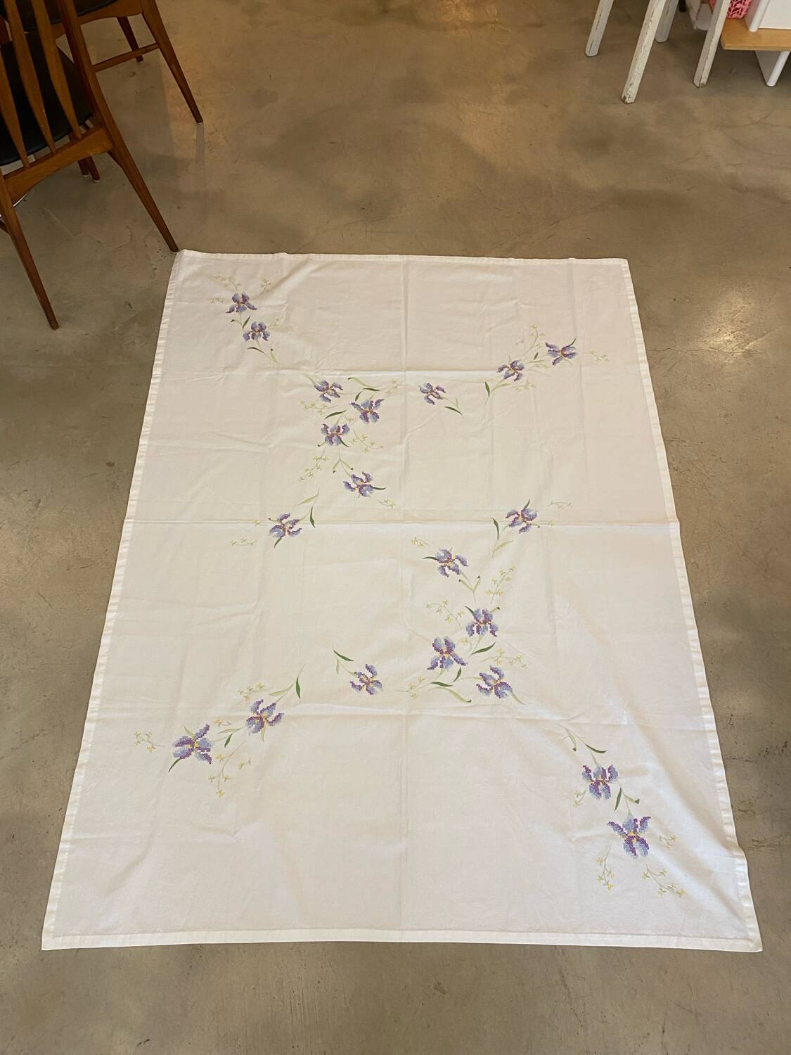 Nappe brodée à la main