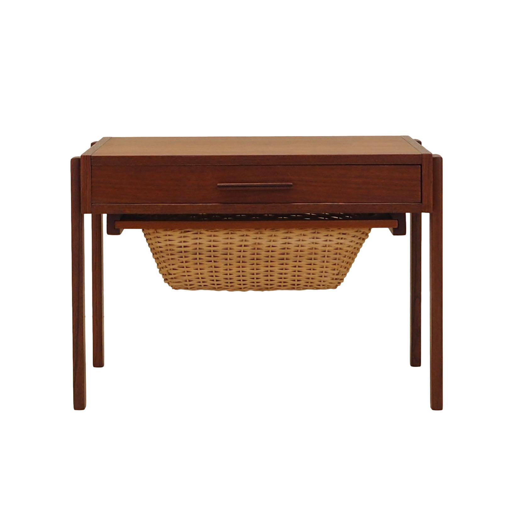 Teak coffee table, Danish design, 1970s, production: Denmark