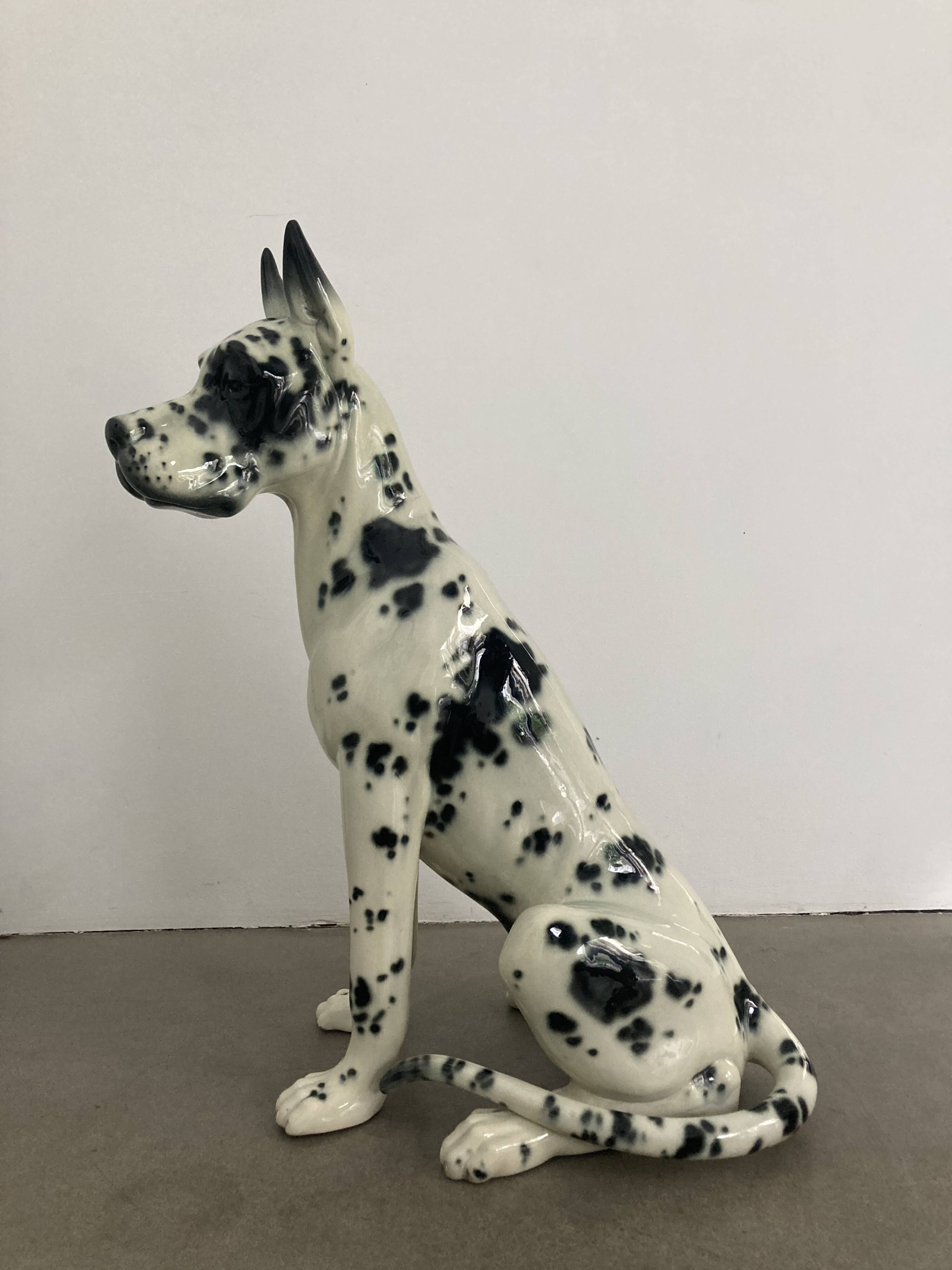 sculpture en céramique d'un chien dogue allemand arlequin, années 1980