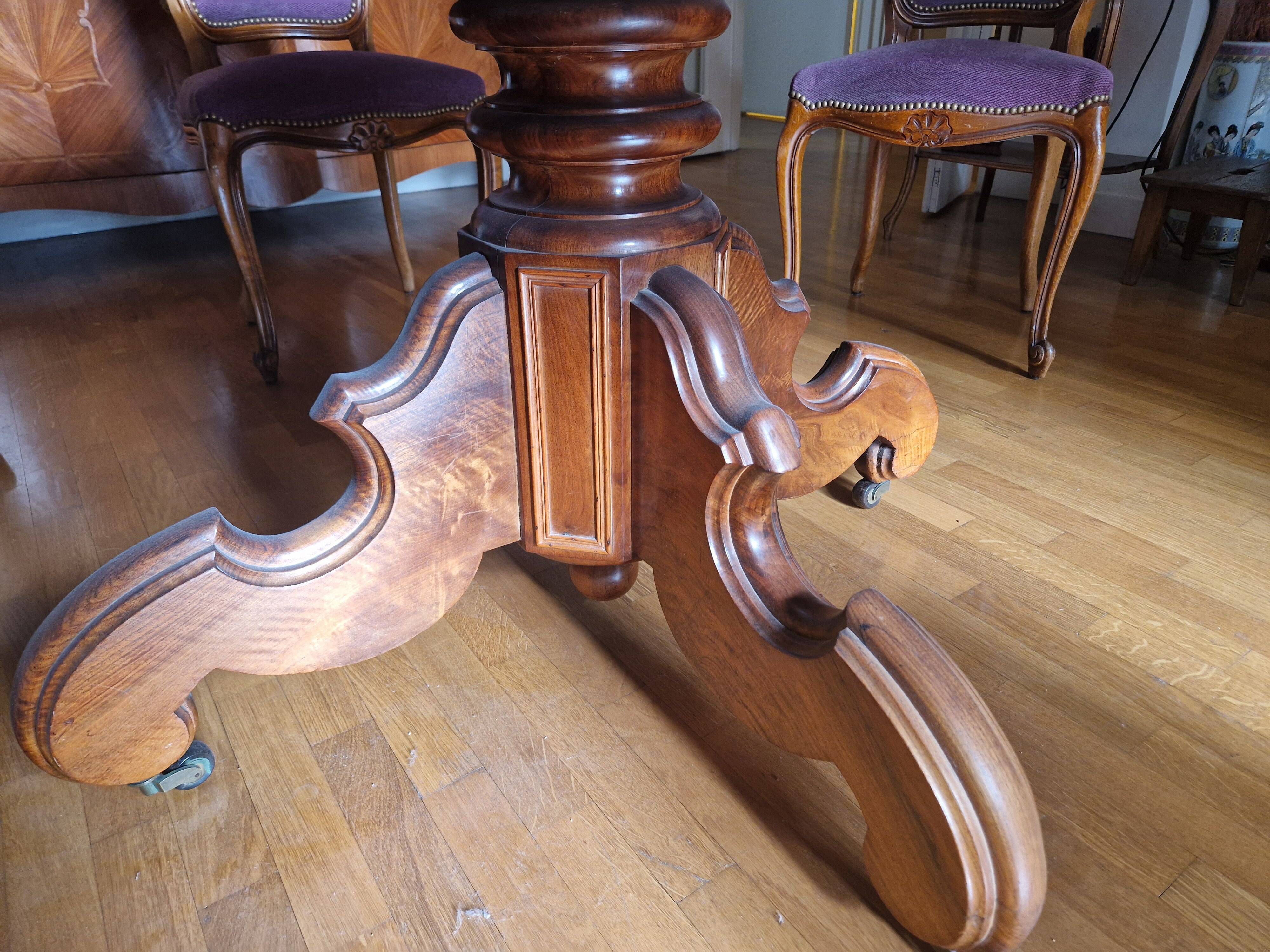 Solid walnut gueridon table for 6 to 16 guests.