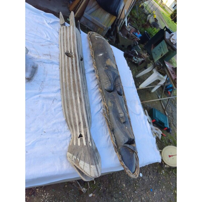 2 wooden masks Africa