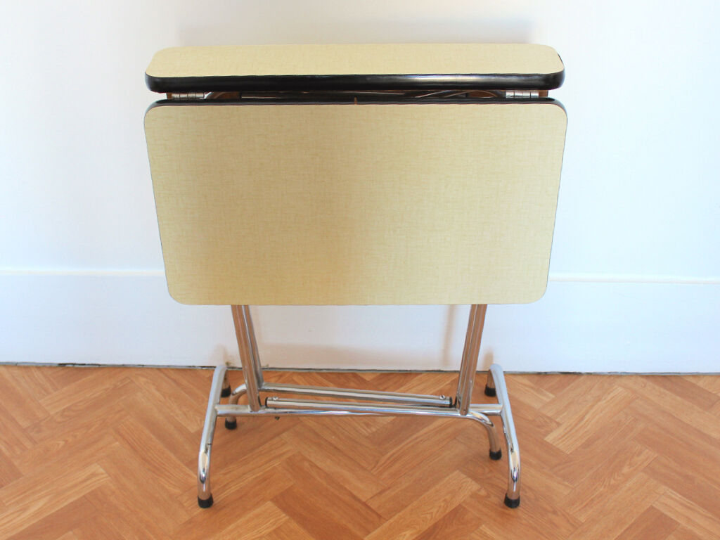 Table in folding Formica