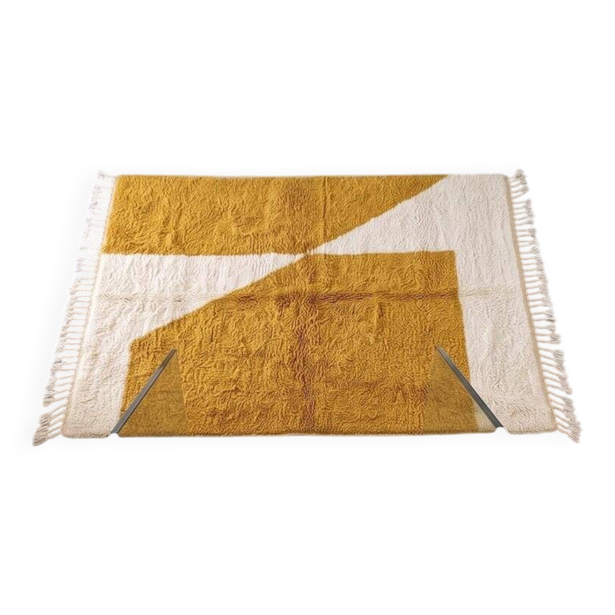Natural wool rug for your traditional space 2/3 m