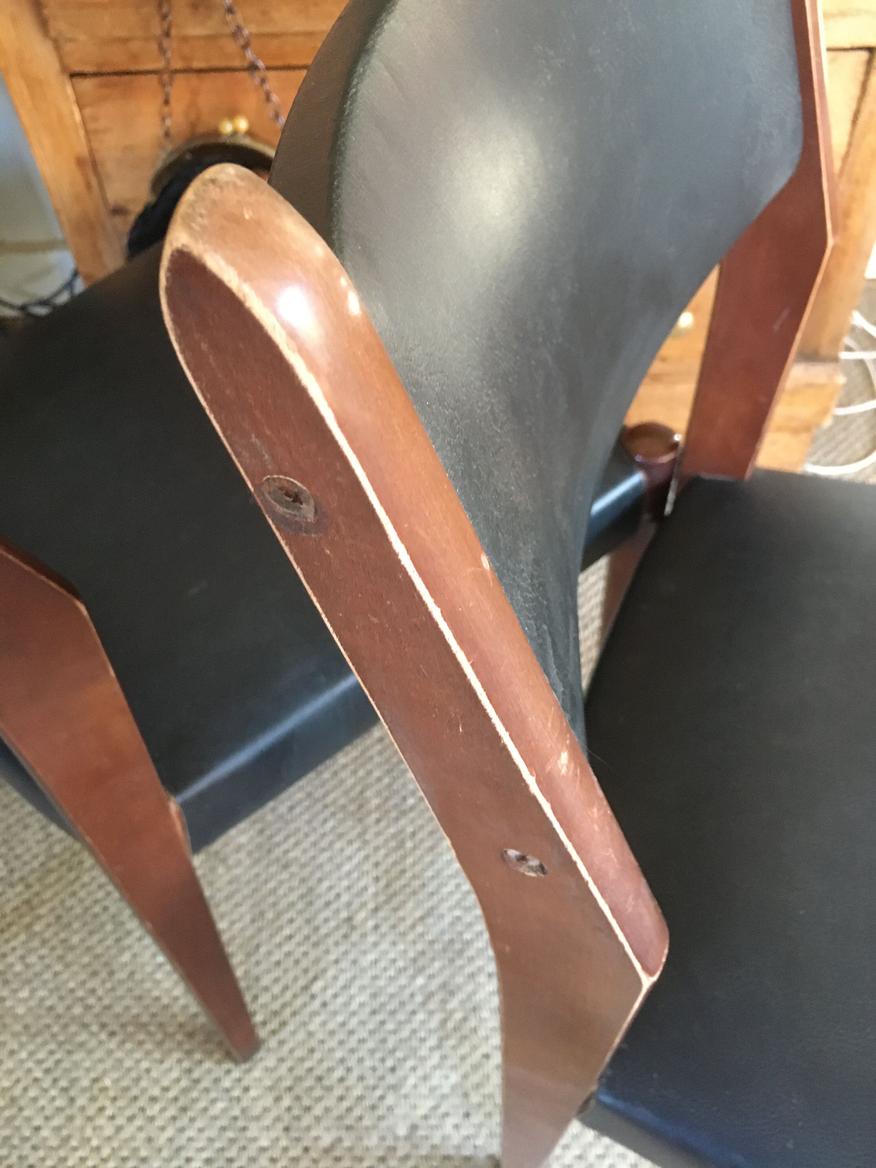 Series of 3 chairs