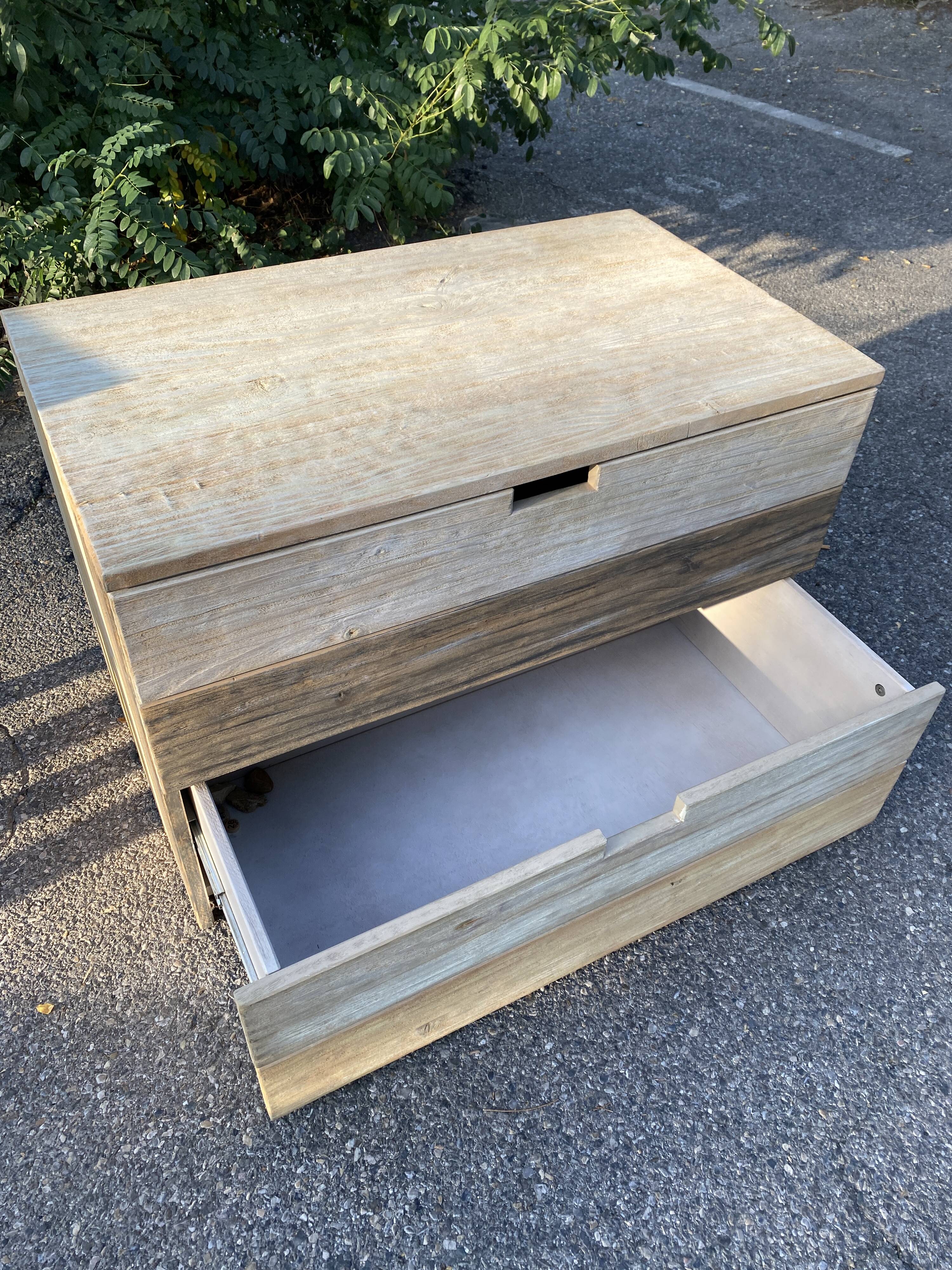 Chest of drawers in cream patinated pine, dark blue, 2 drawers