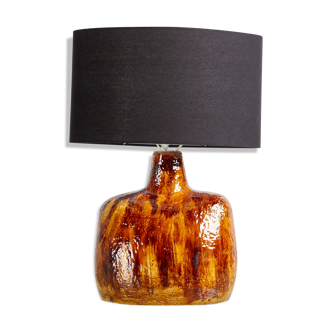 Ceramic table lamp