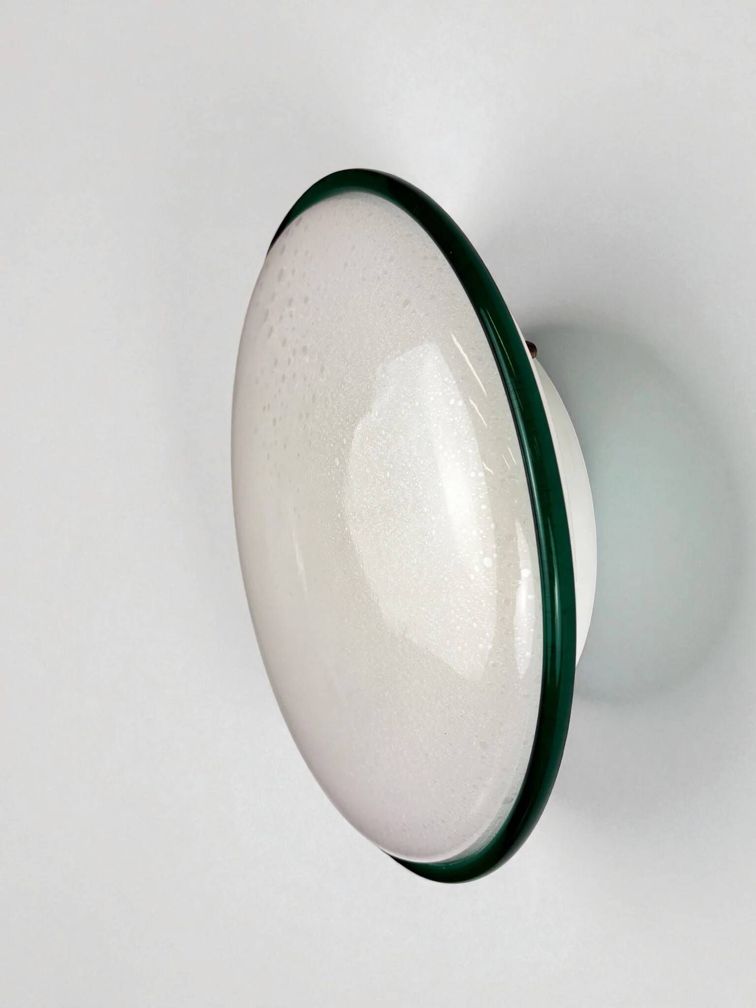 "Ronda" wall light by Leucos – green rim & frosted Murano glass, Italy 1970s