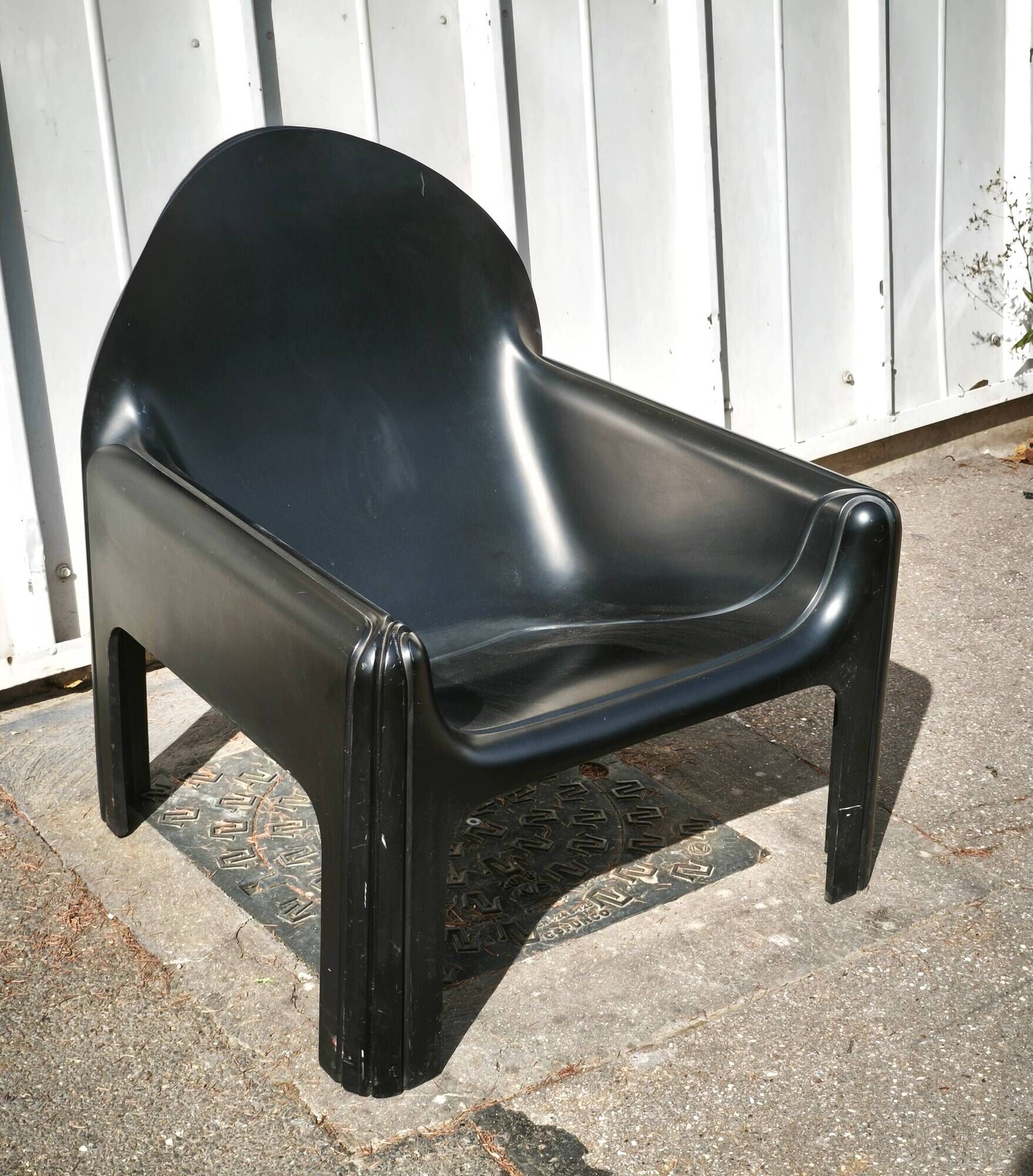 Pair of Gae Aulenti armchairs