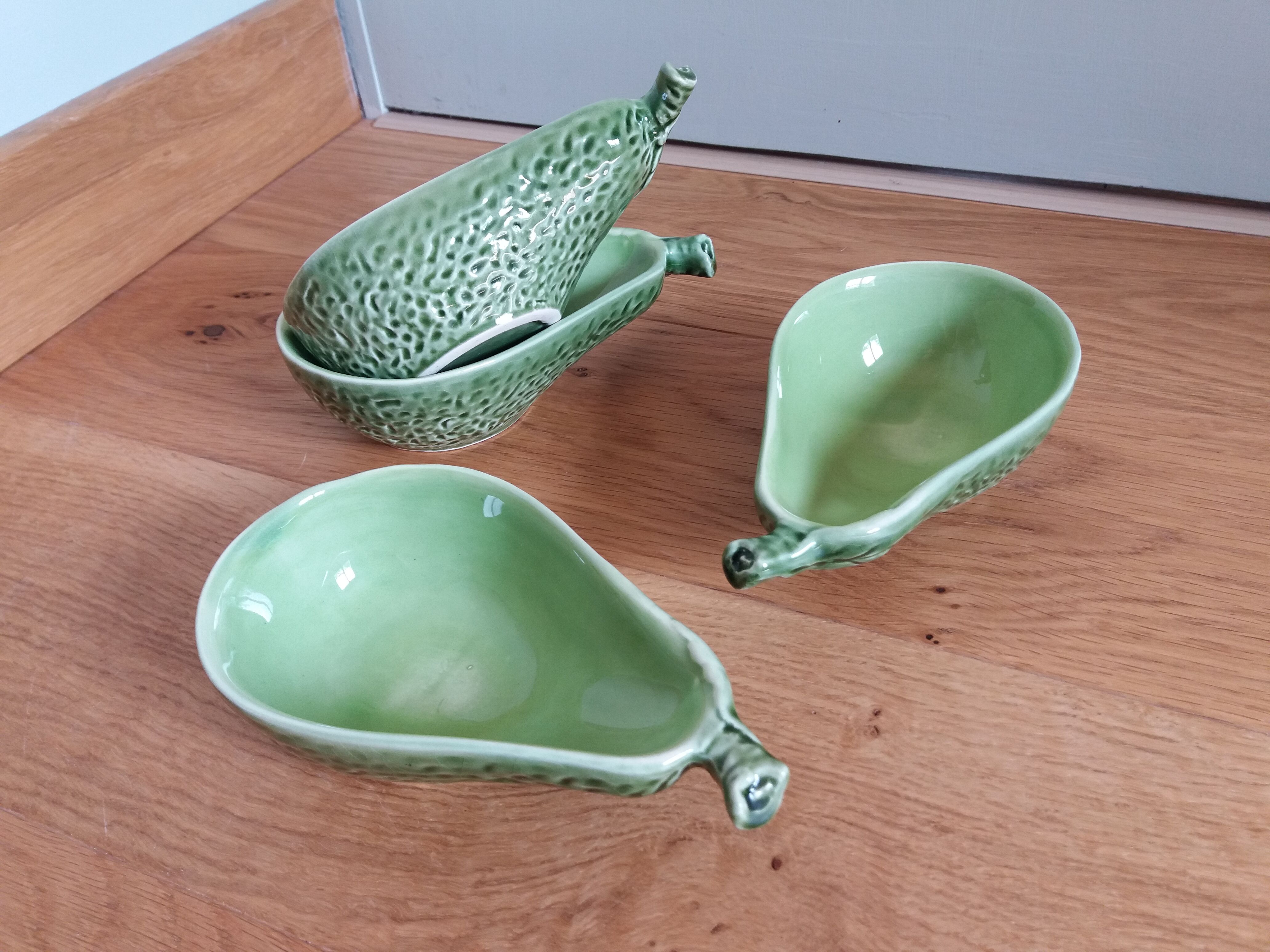 Service 4 cups avocado slurry