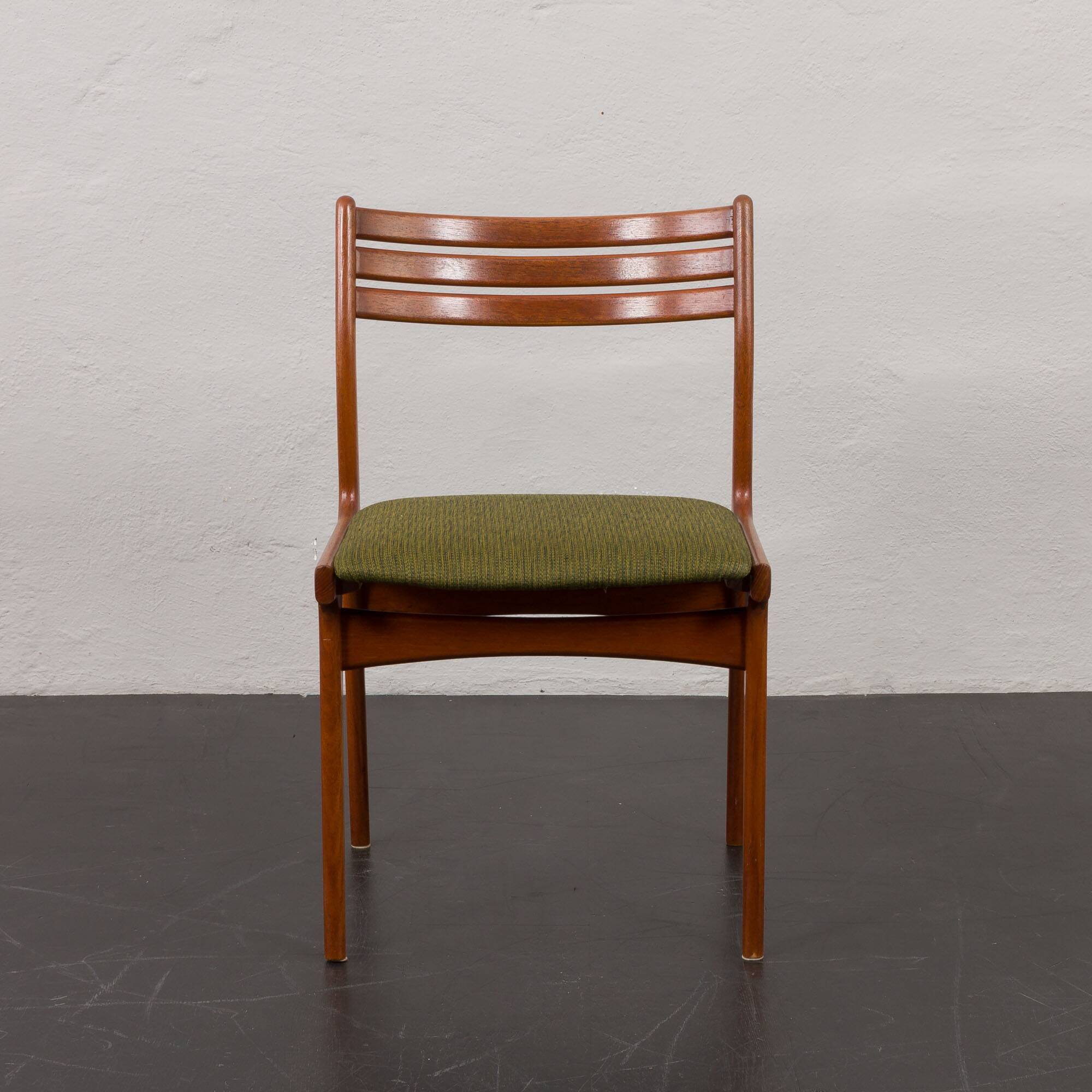 Johannes Andersen teak chair model U20 for Uldum, Denmark 1960s