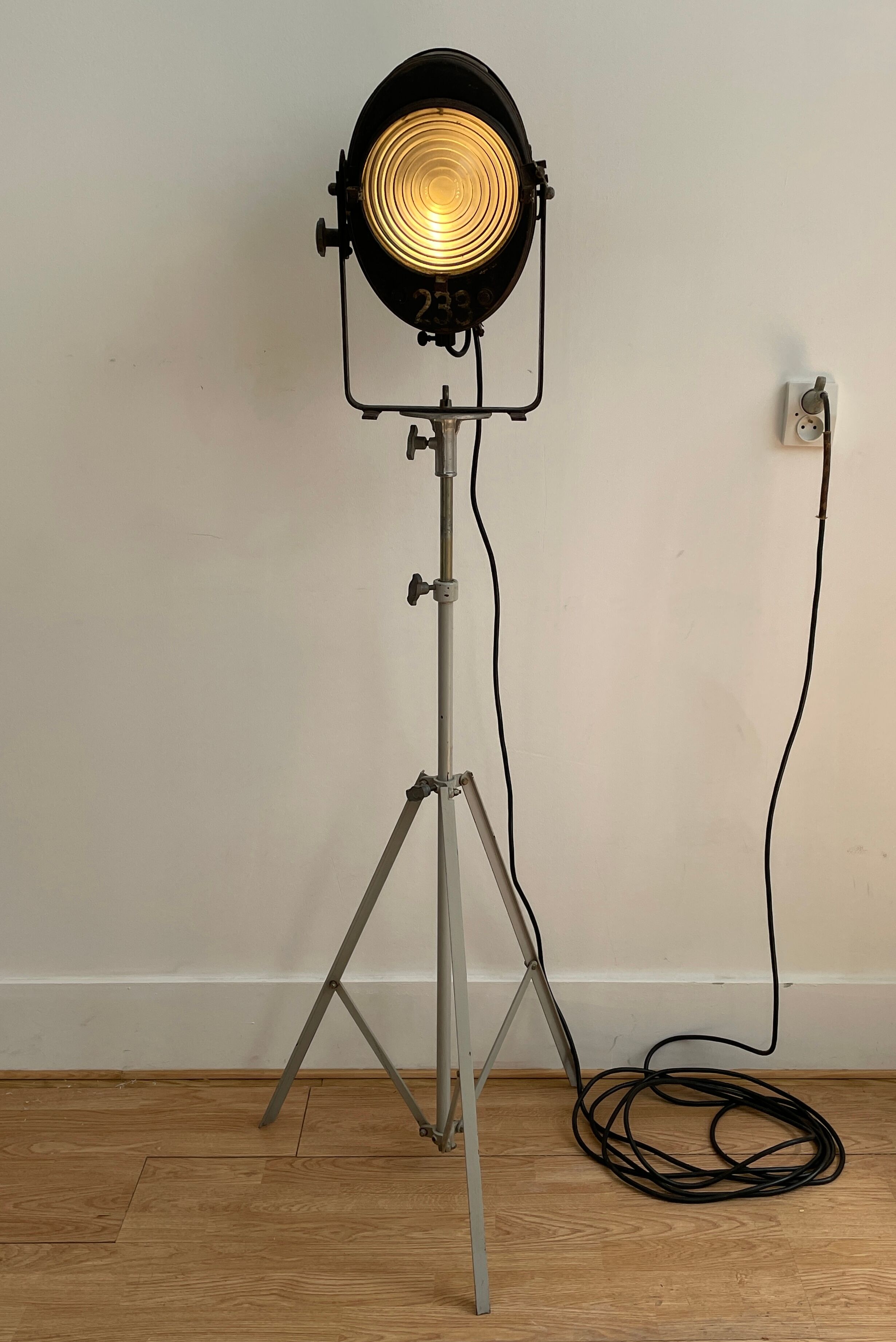 Fully original cremer paris cinema projector