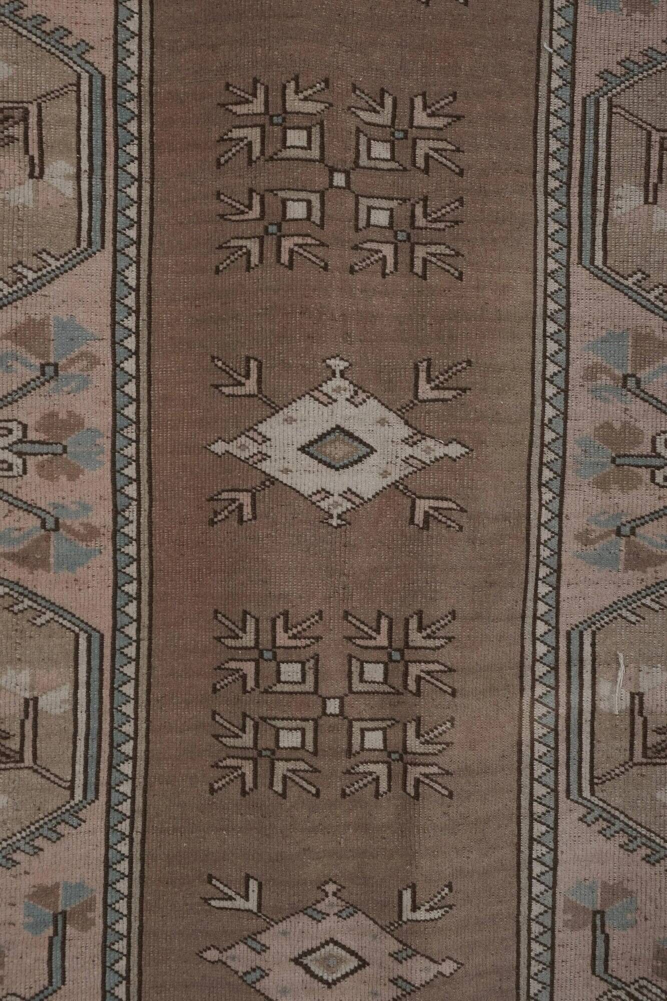Vintage Turkish Oushak rug 217x272 cm