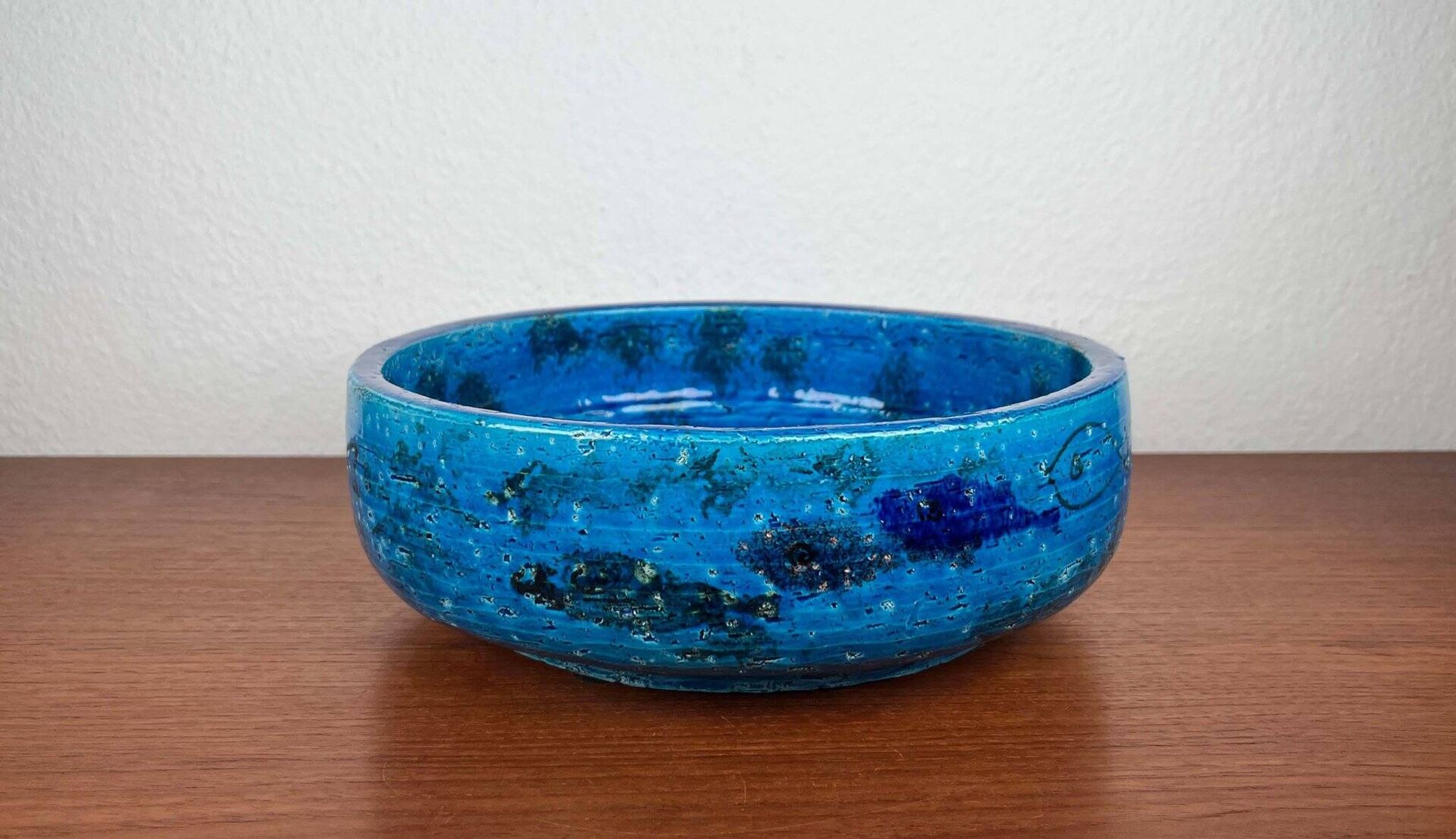 Bowl in the shape of a fish, modern fish from the mid-century by Aldo Londi for Bitossi, Italy, 1960s.