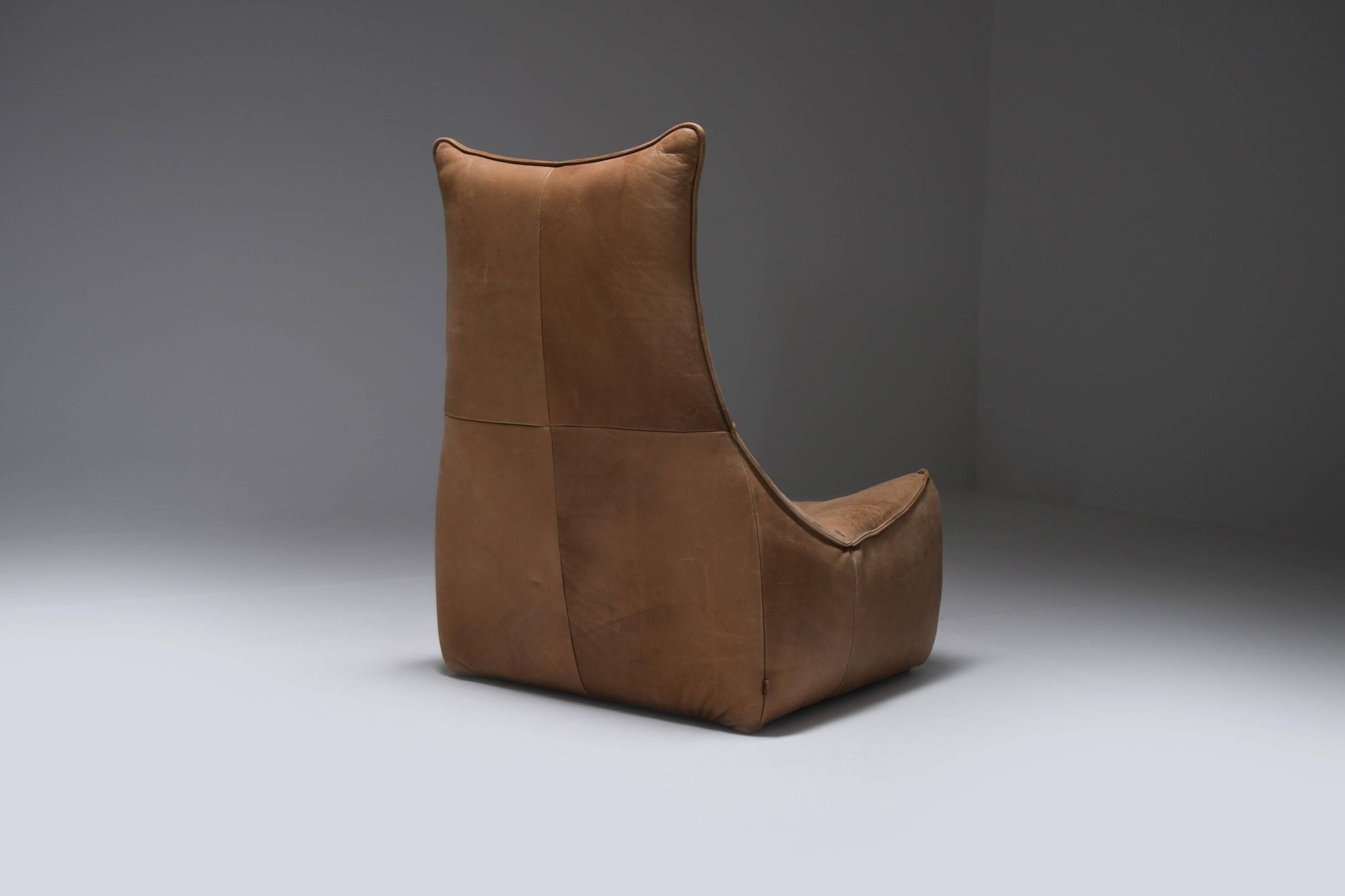 Stunning lounge chair The Rock in brown leather by Gerard Van Den Berg - Montis