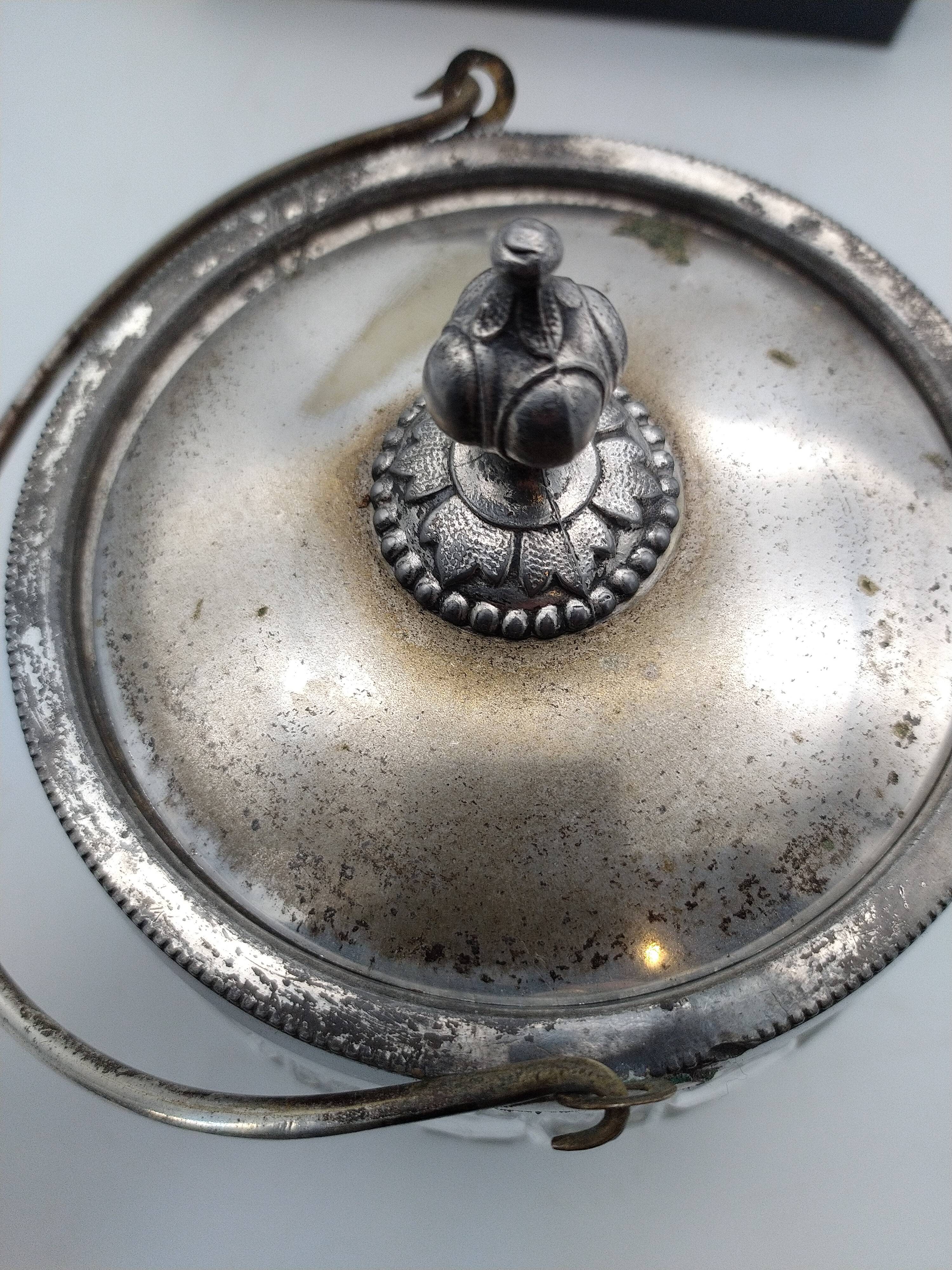 Biscuit, ice cube or candy pot, made of crystal and metal.