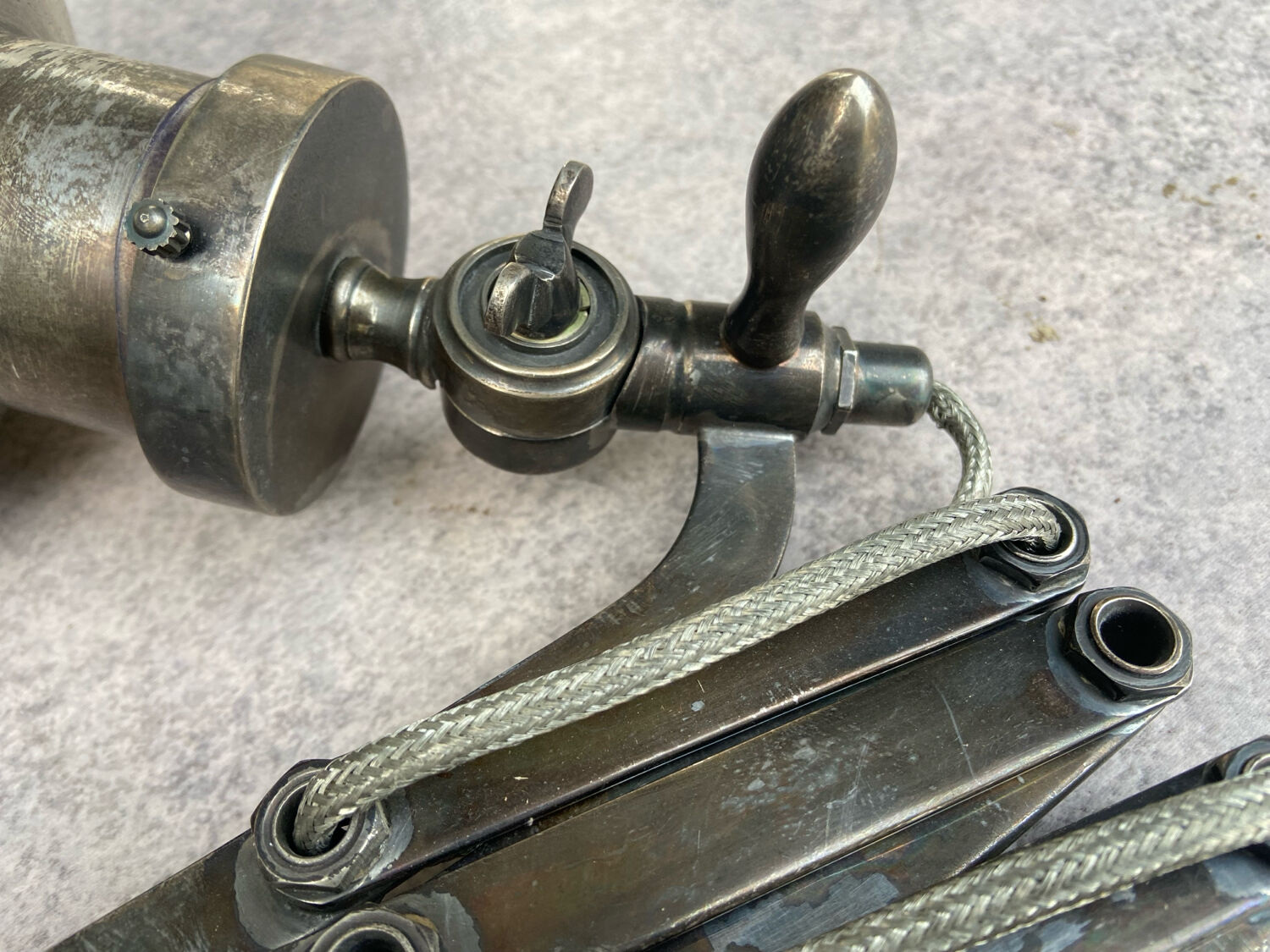 2 accordion scissors wall lights Cheoma in silver metal