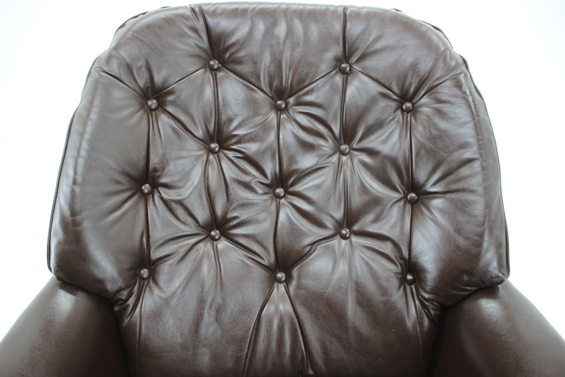 1970s Leatherette Swivel Lounge Chair