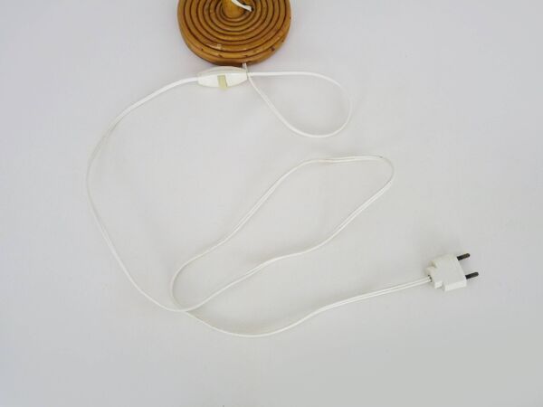 Lampe de chevet, lampe de table en rotin, bambou Louis Sognot. Années 50
