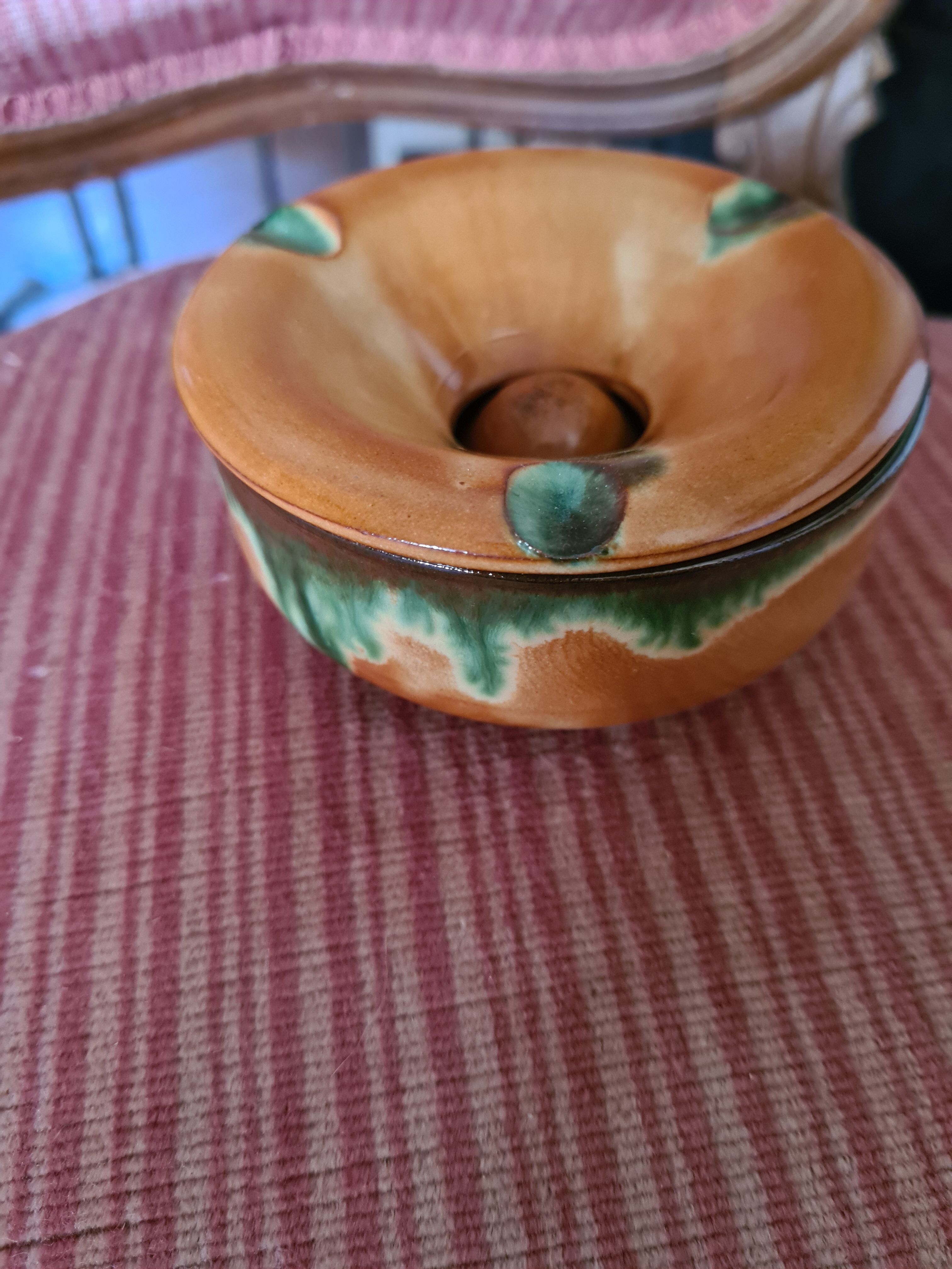 Ceramic ashtray