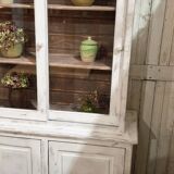 Buffet with 2 glass doors