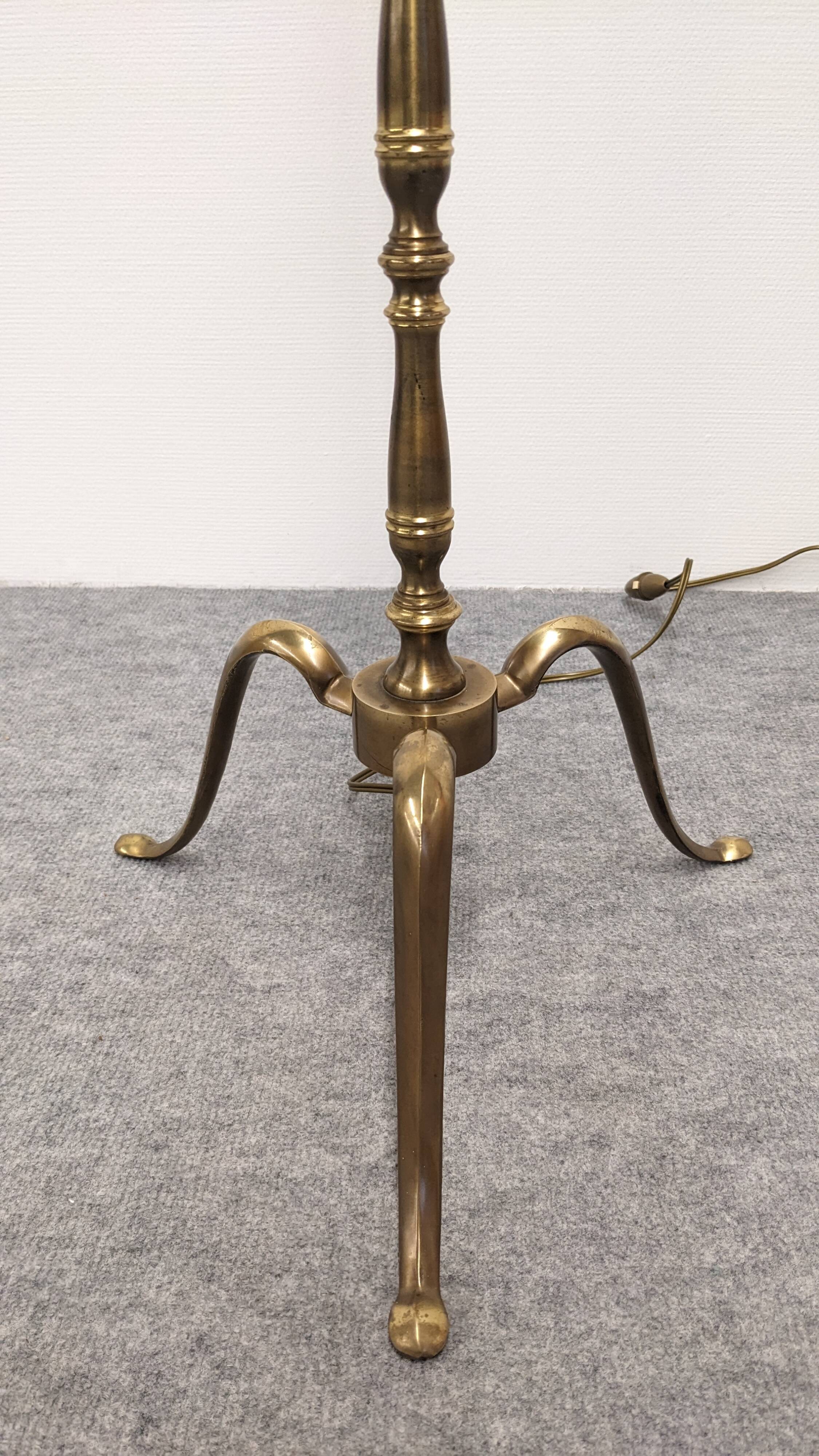 Tripod floor lamp in bronze, France circa 1960