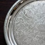 Round vintage silver-plated tray - Engraved pattern