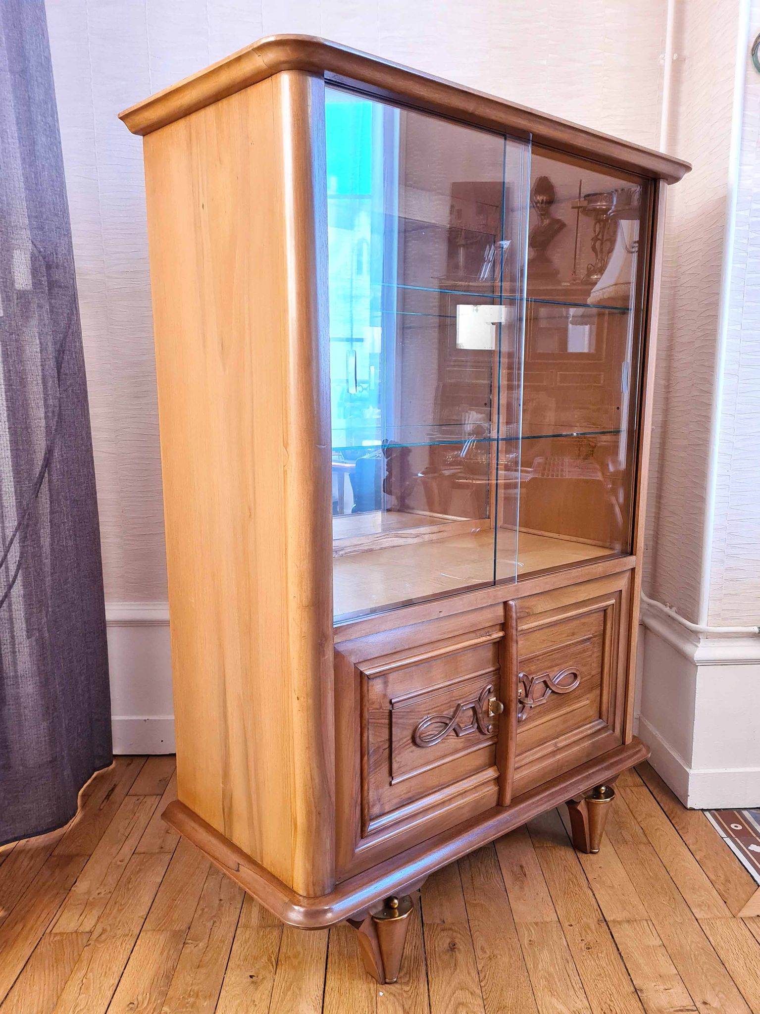 Art Deco walnut glass display case 1930-1940