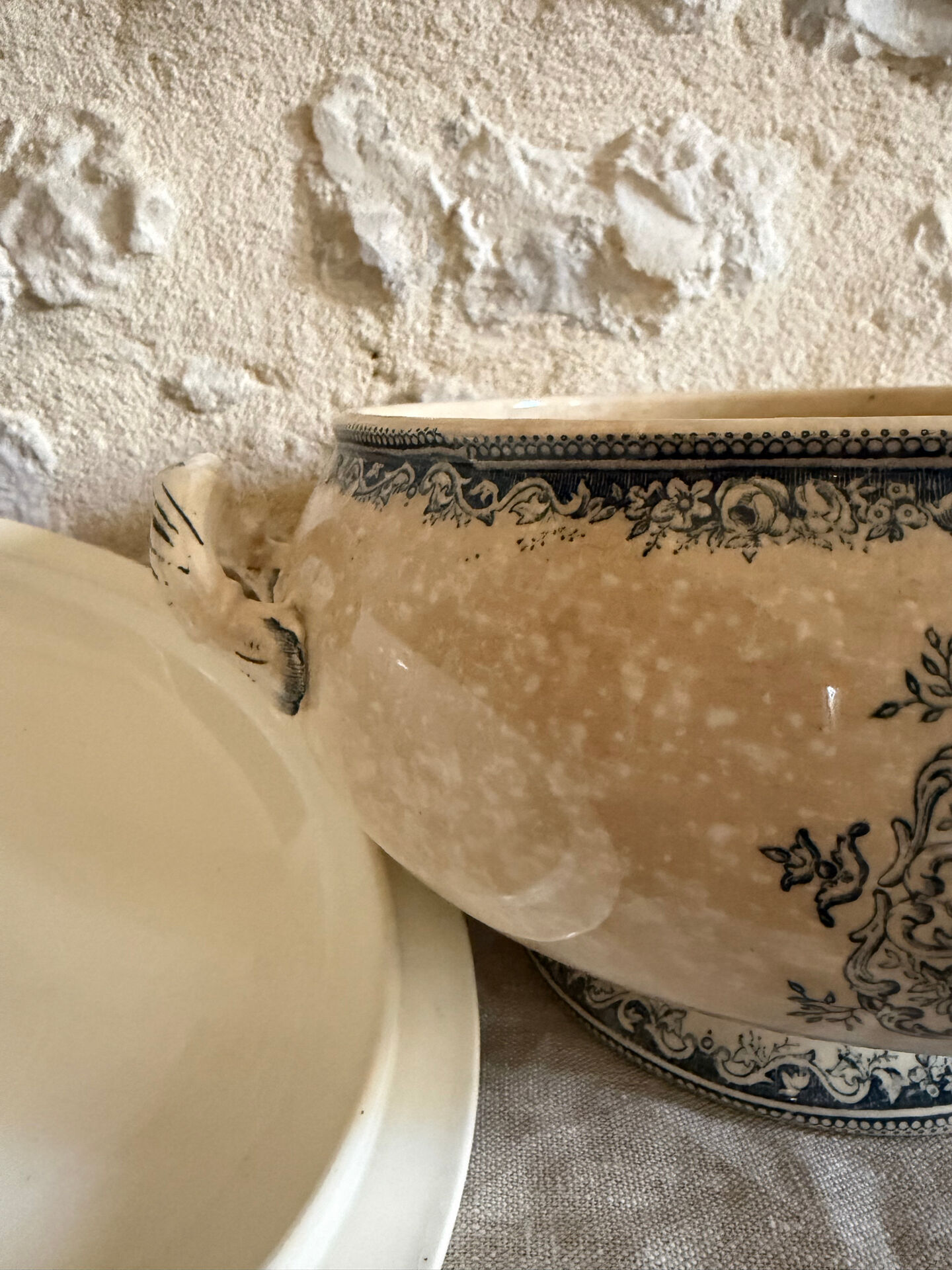 Fruit bowl in Creil and Montereau ironstone, Guirlande model.