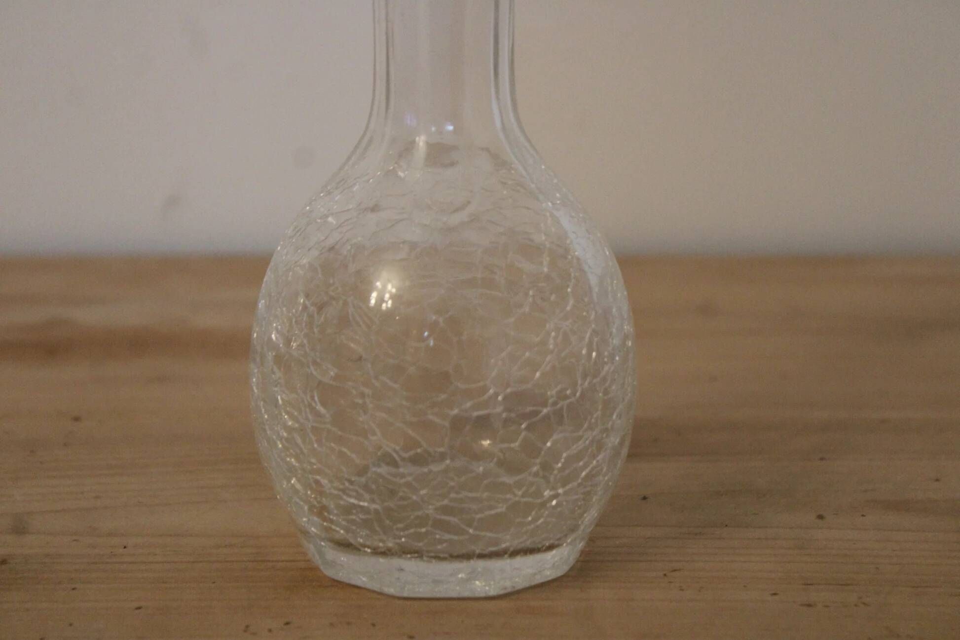 Small vintage soliflore vase in cracked transparent glass – H 17 cm