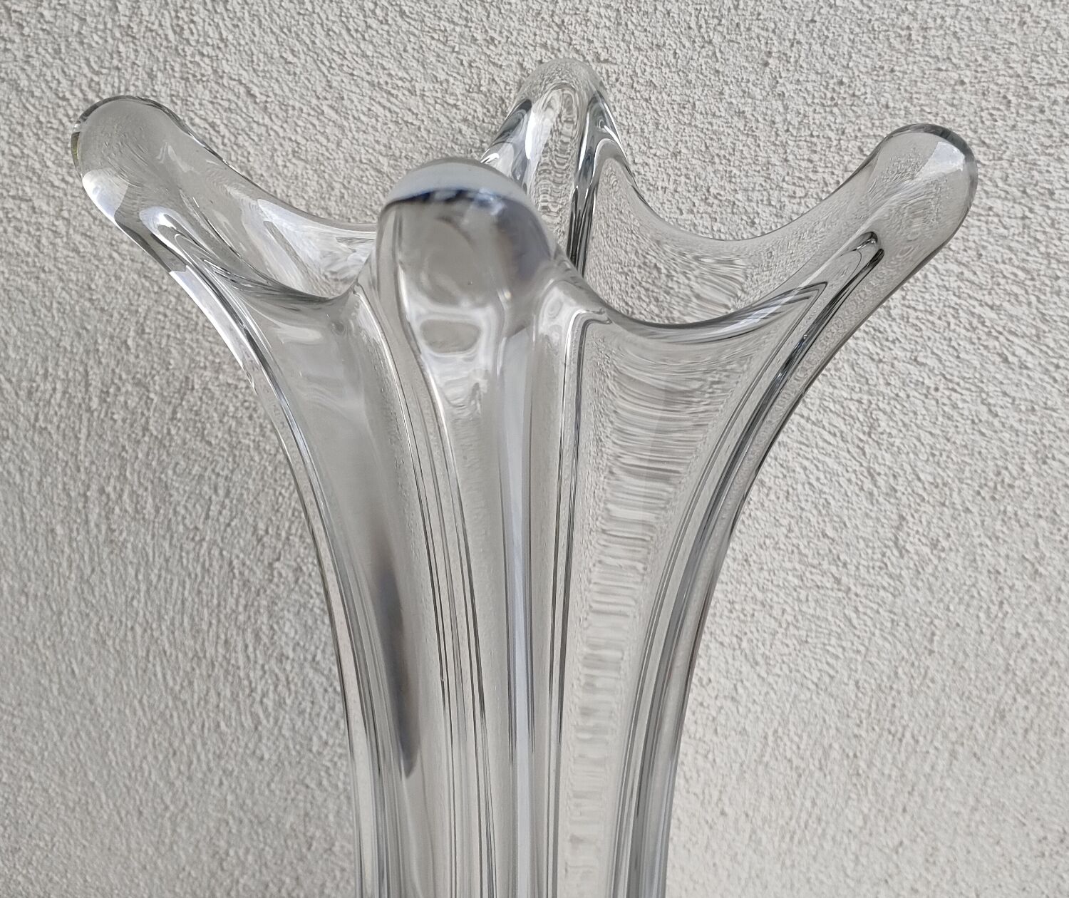 Crystal tulip vase