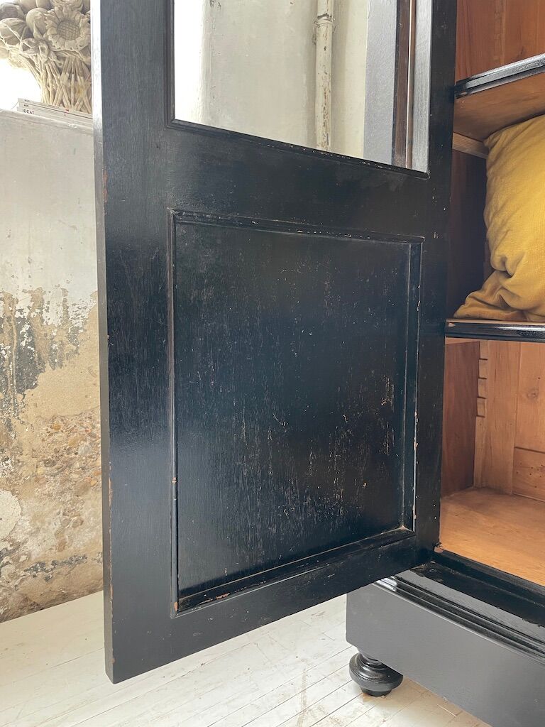 Napoleon 3 walnut window glass cabinet