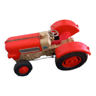 Toy tractor