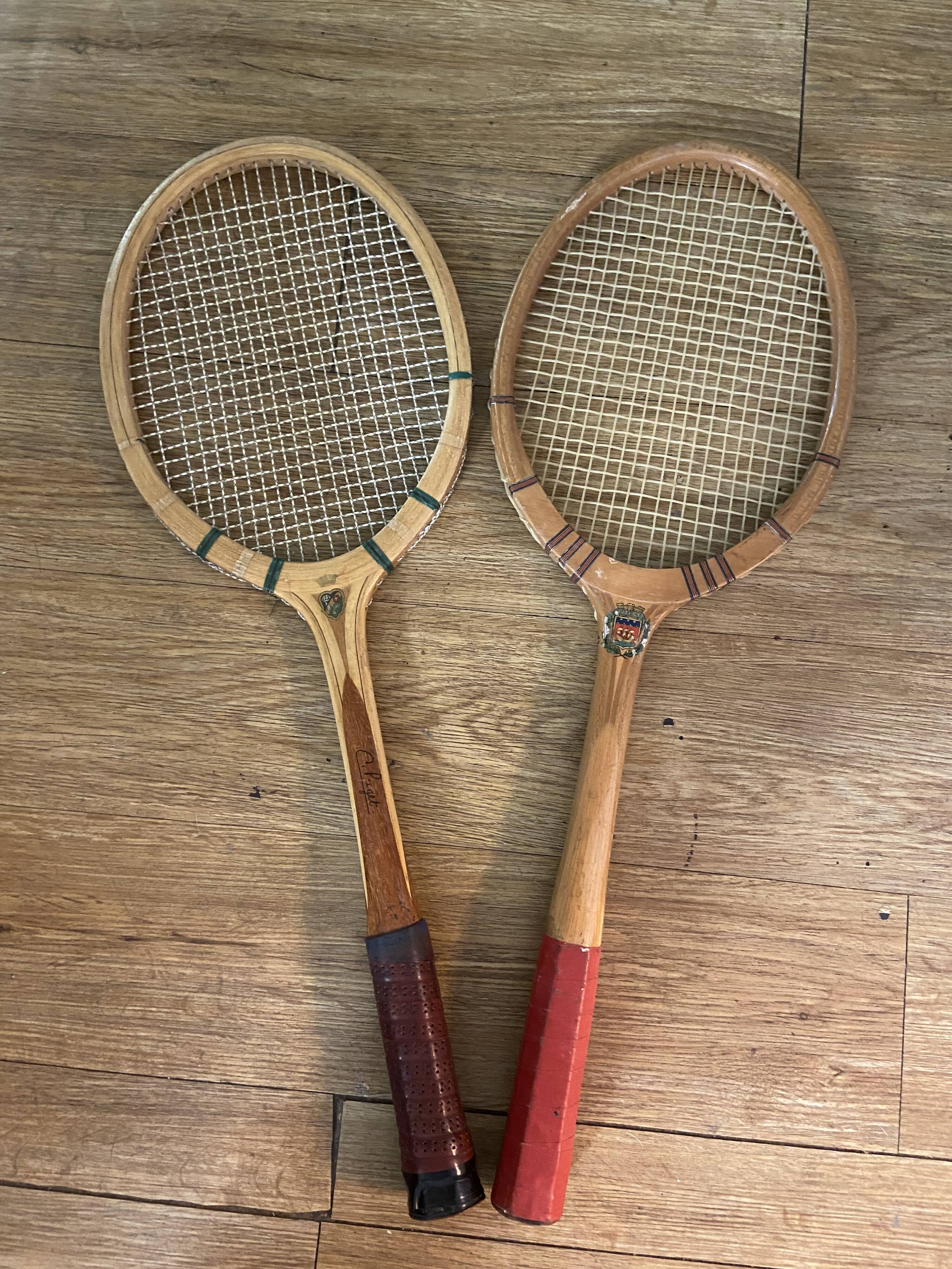 Paire de raquettes de tennis en bois années 50