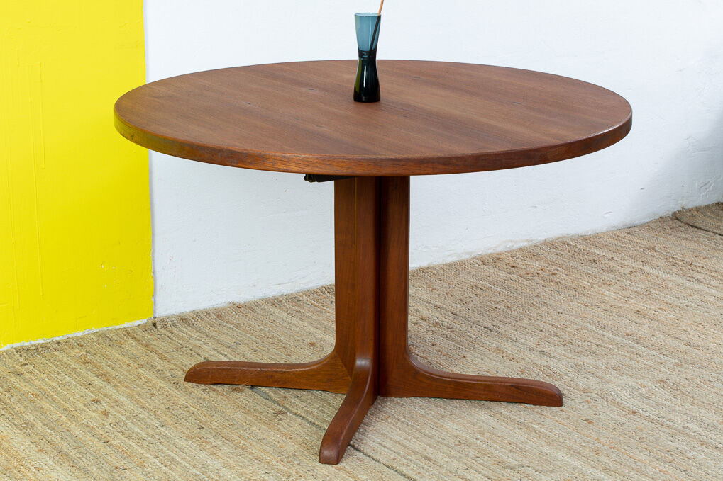 Scandinavian table 120 cm