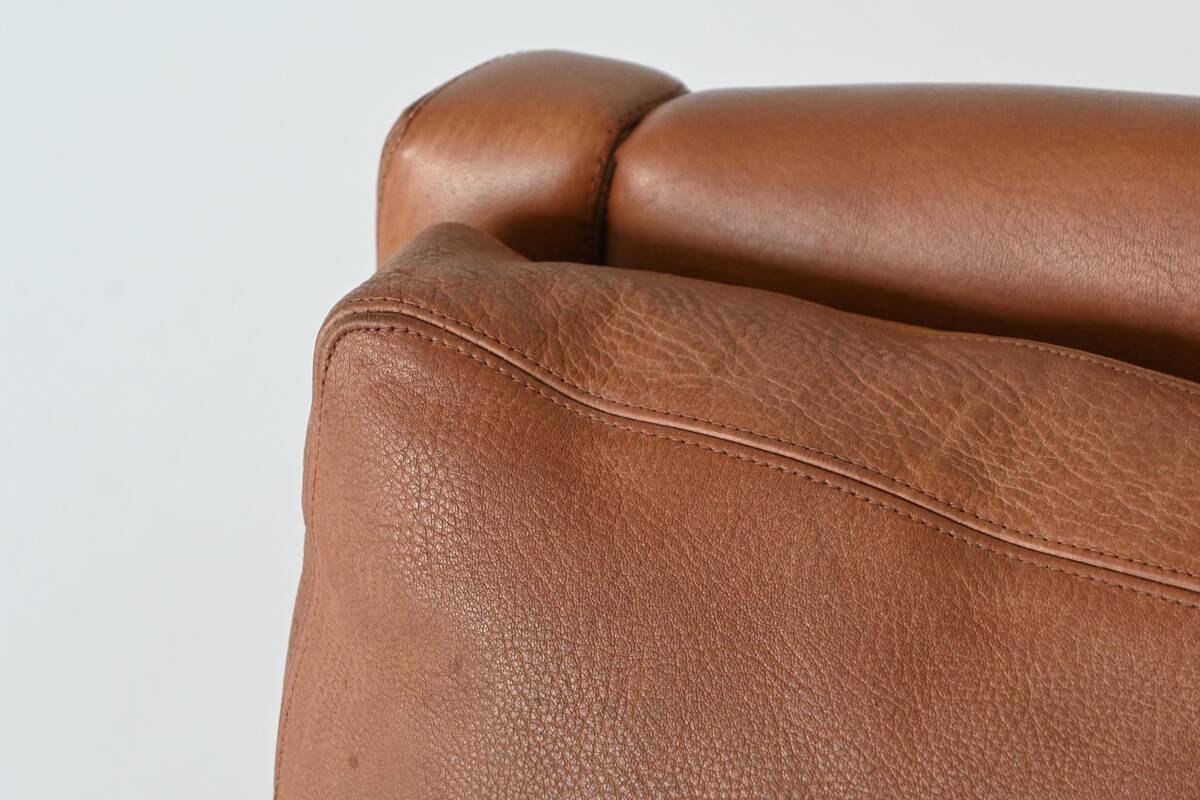 Canapé scandinave trois places en palissandre et cuir marron Danemark 1960