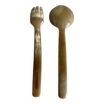 Set of mother-of-pearl or horn cutlery