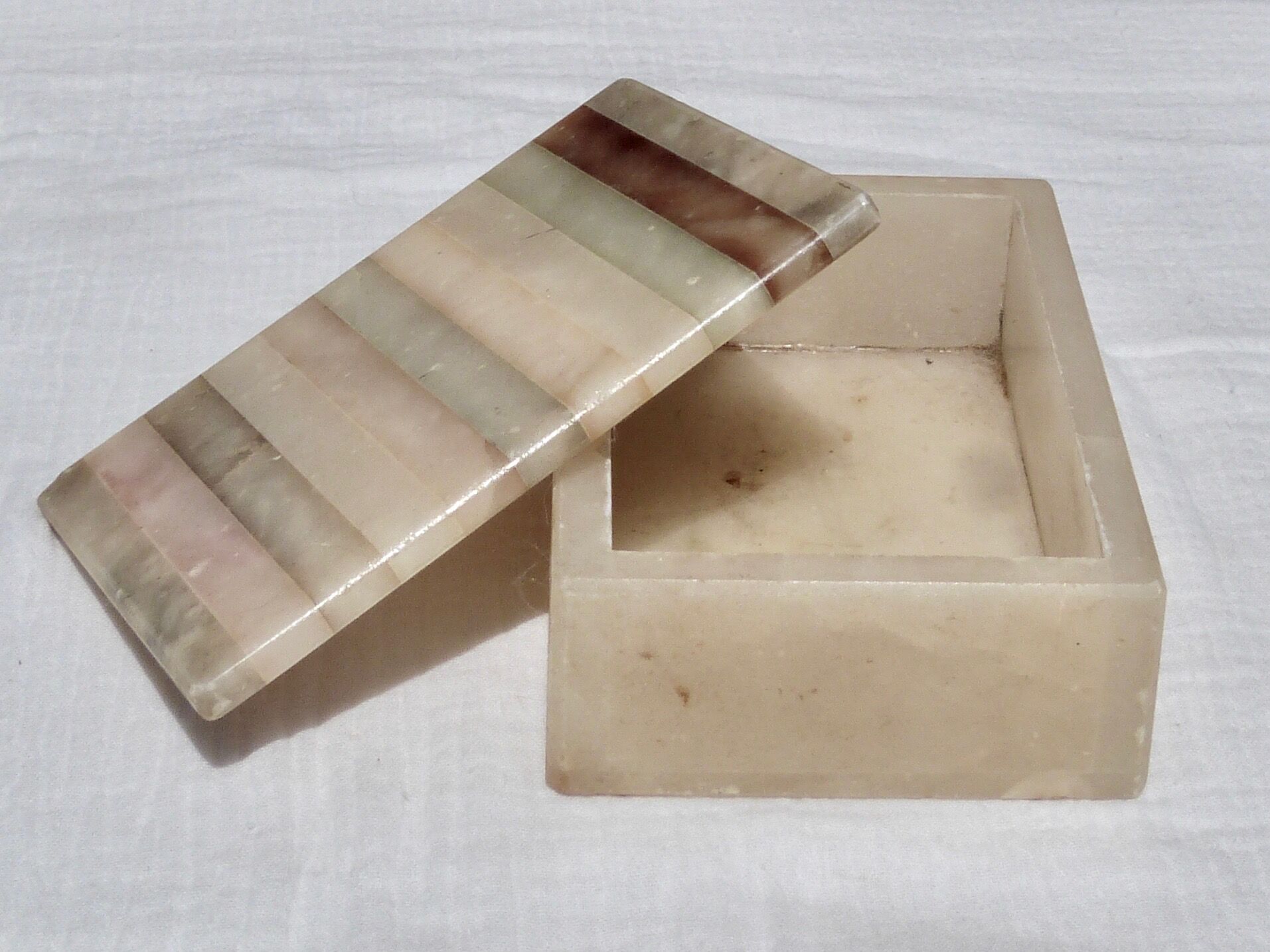 Onyx stripe box