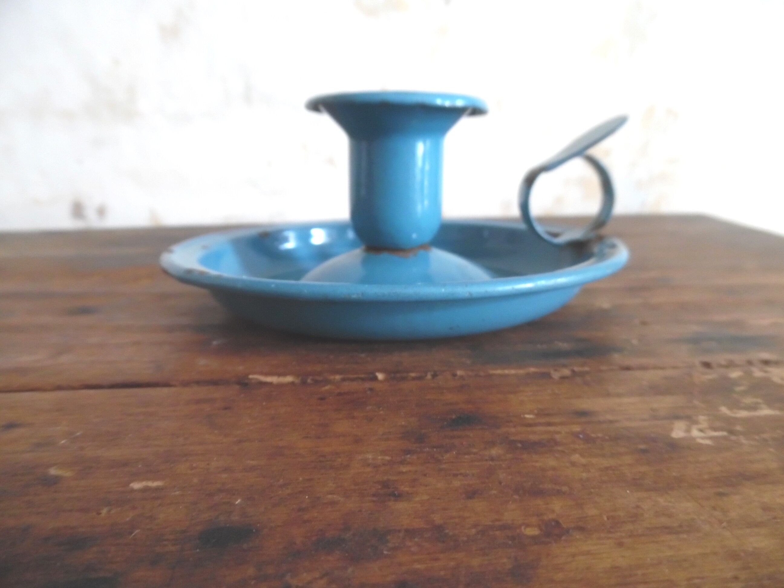 Former candleholder in blue enamel