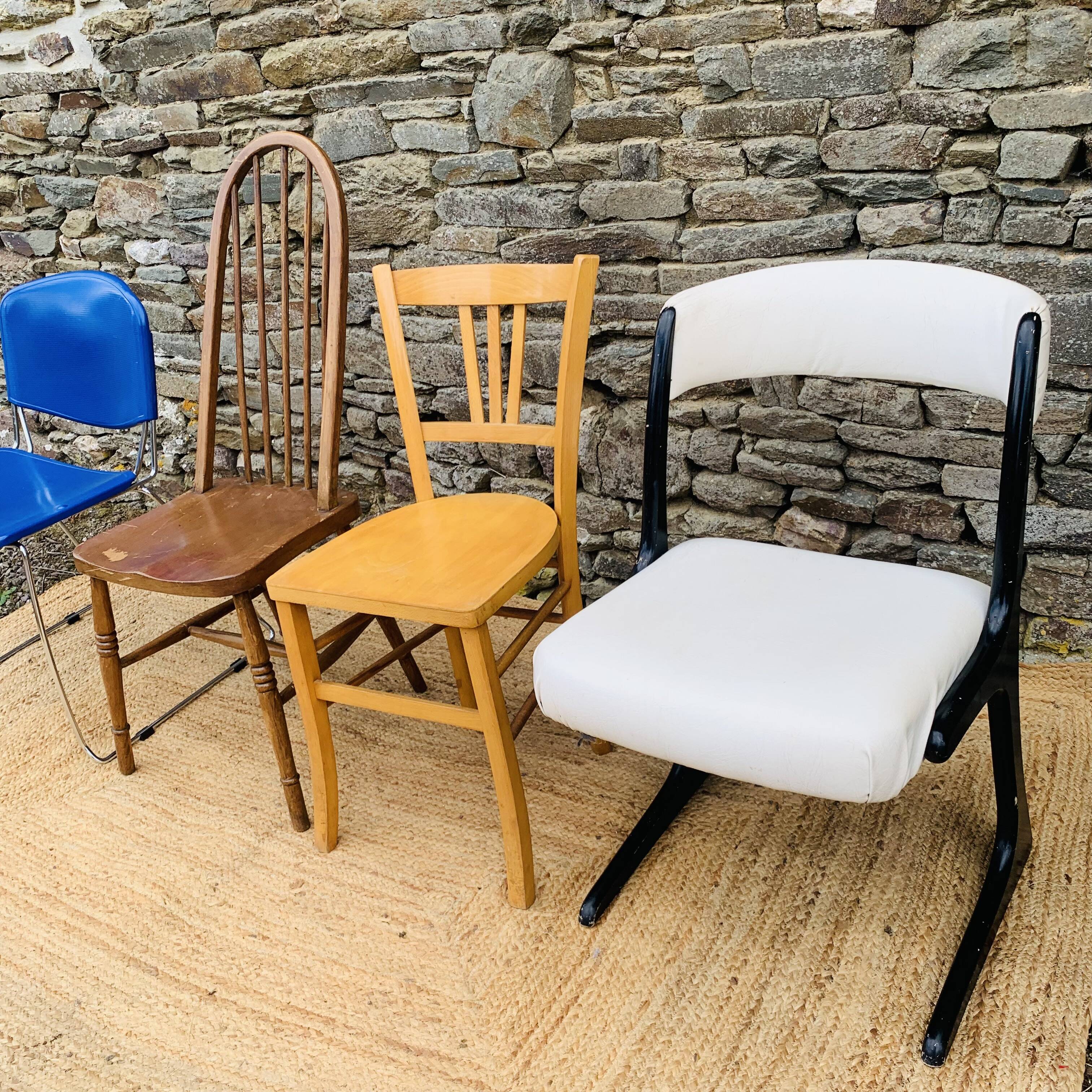 Ensemble de 4 chaises dépareillées