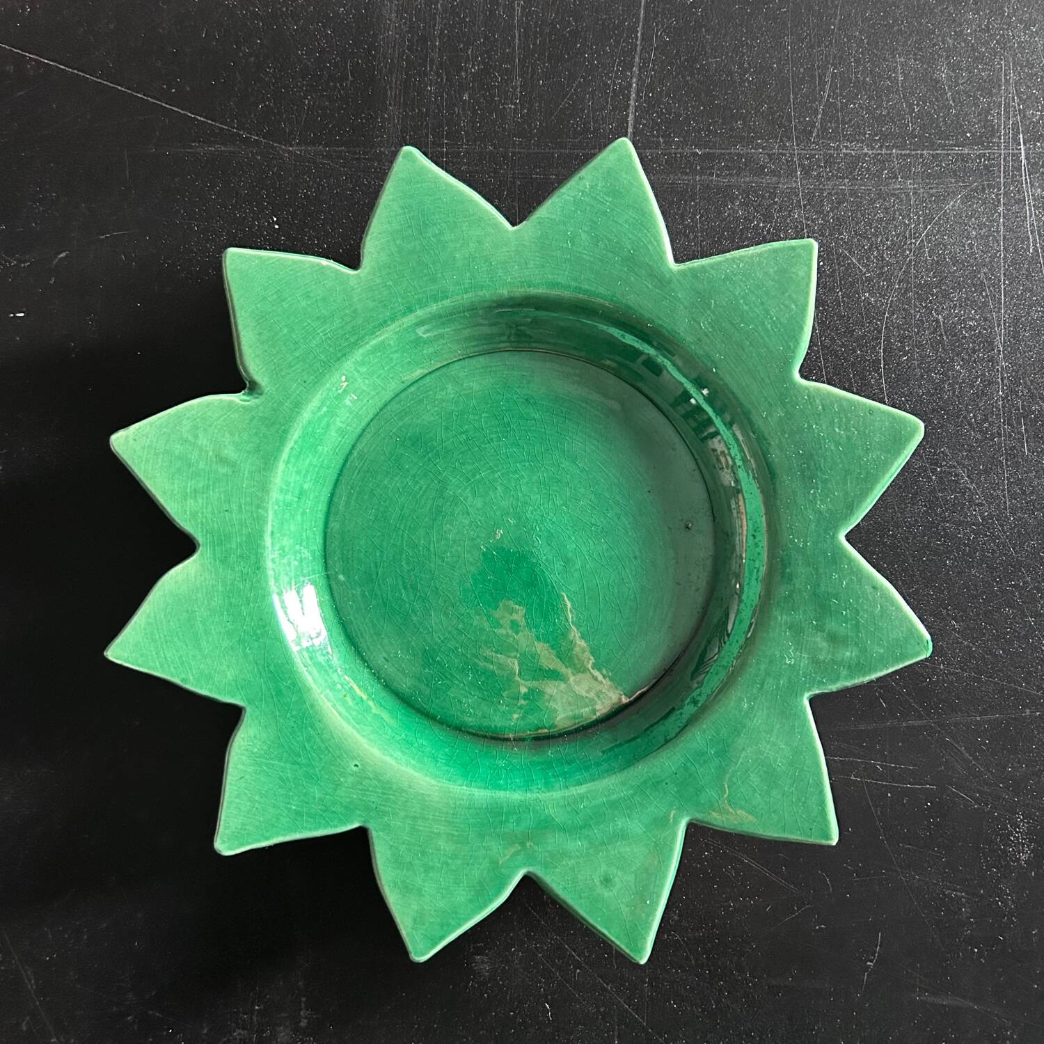 Garden green star dish