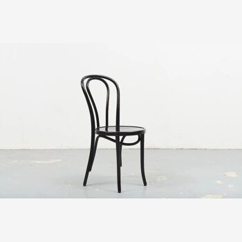 Lot of 16 bistro chairs