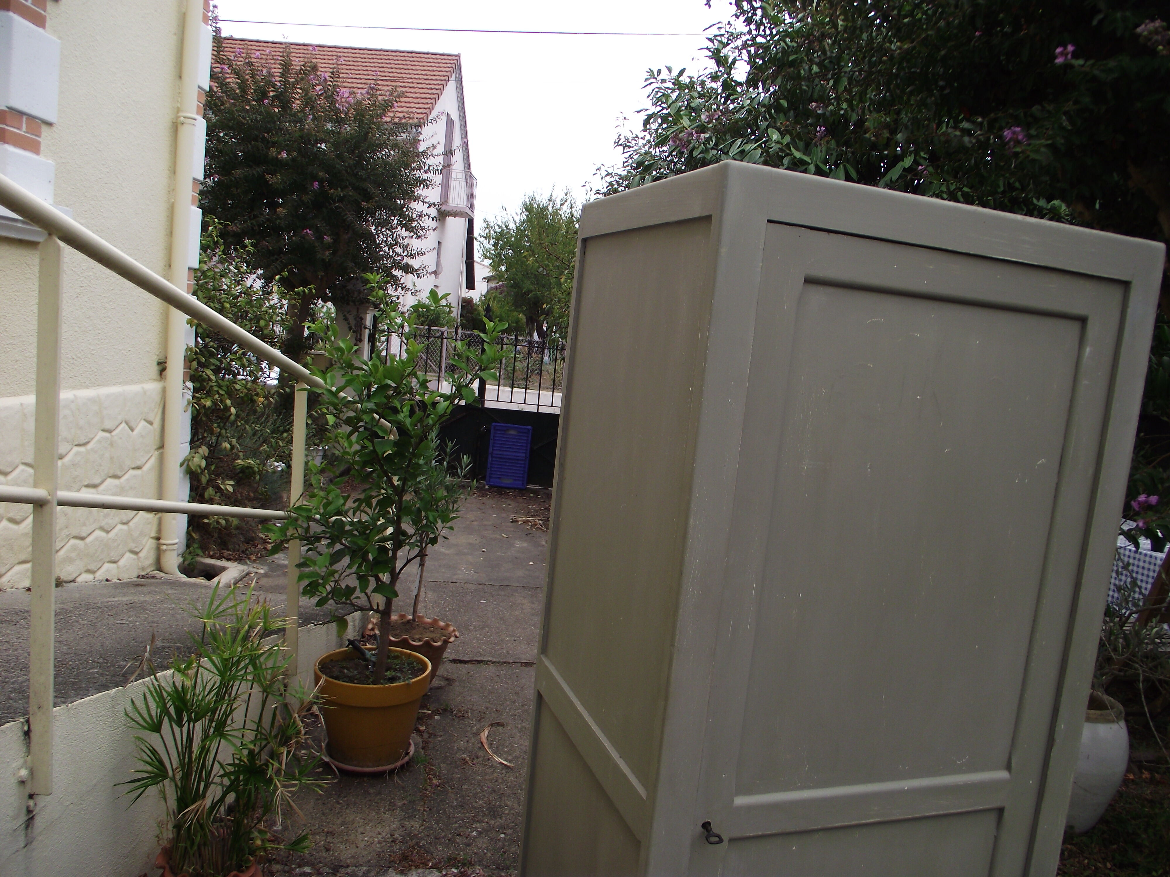 Parisian wardrobe one door