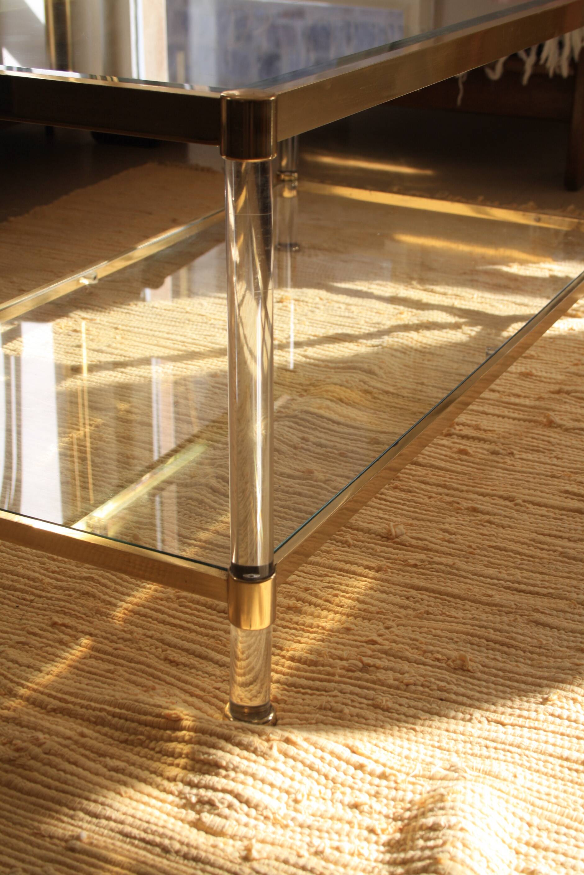Table basse laiton, verre & lucite